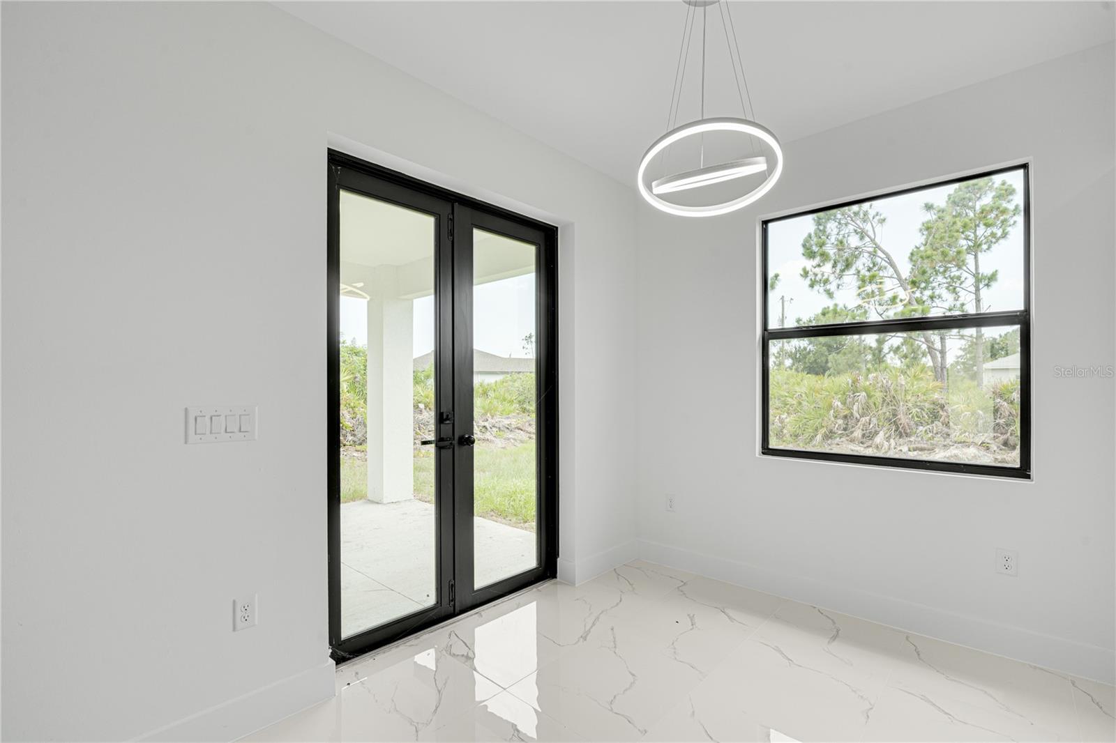 153 Australian Dr Property Photo 12