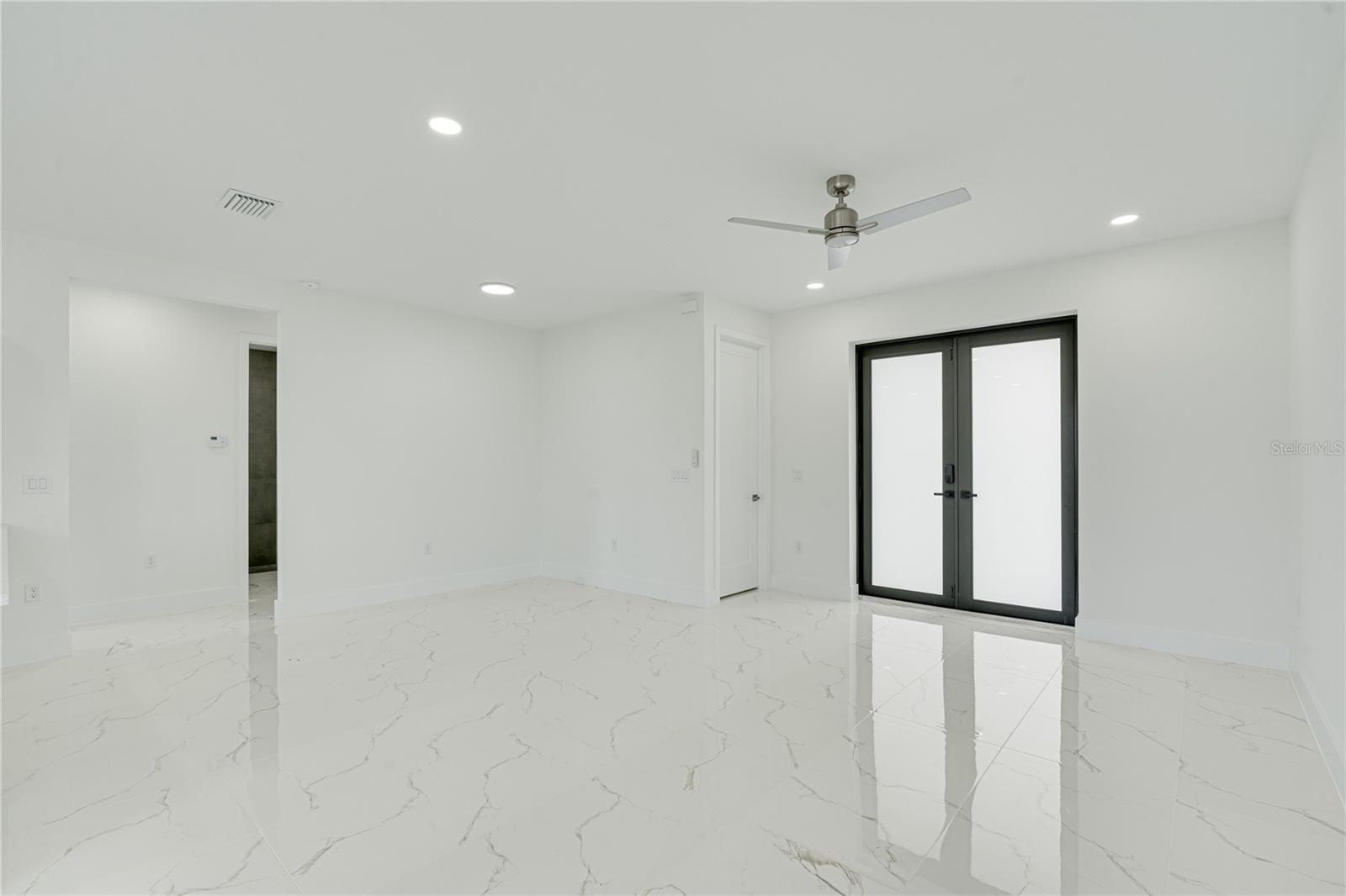 153 Australian Dr Property Photo 14