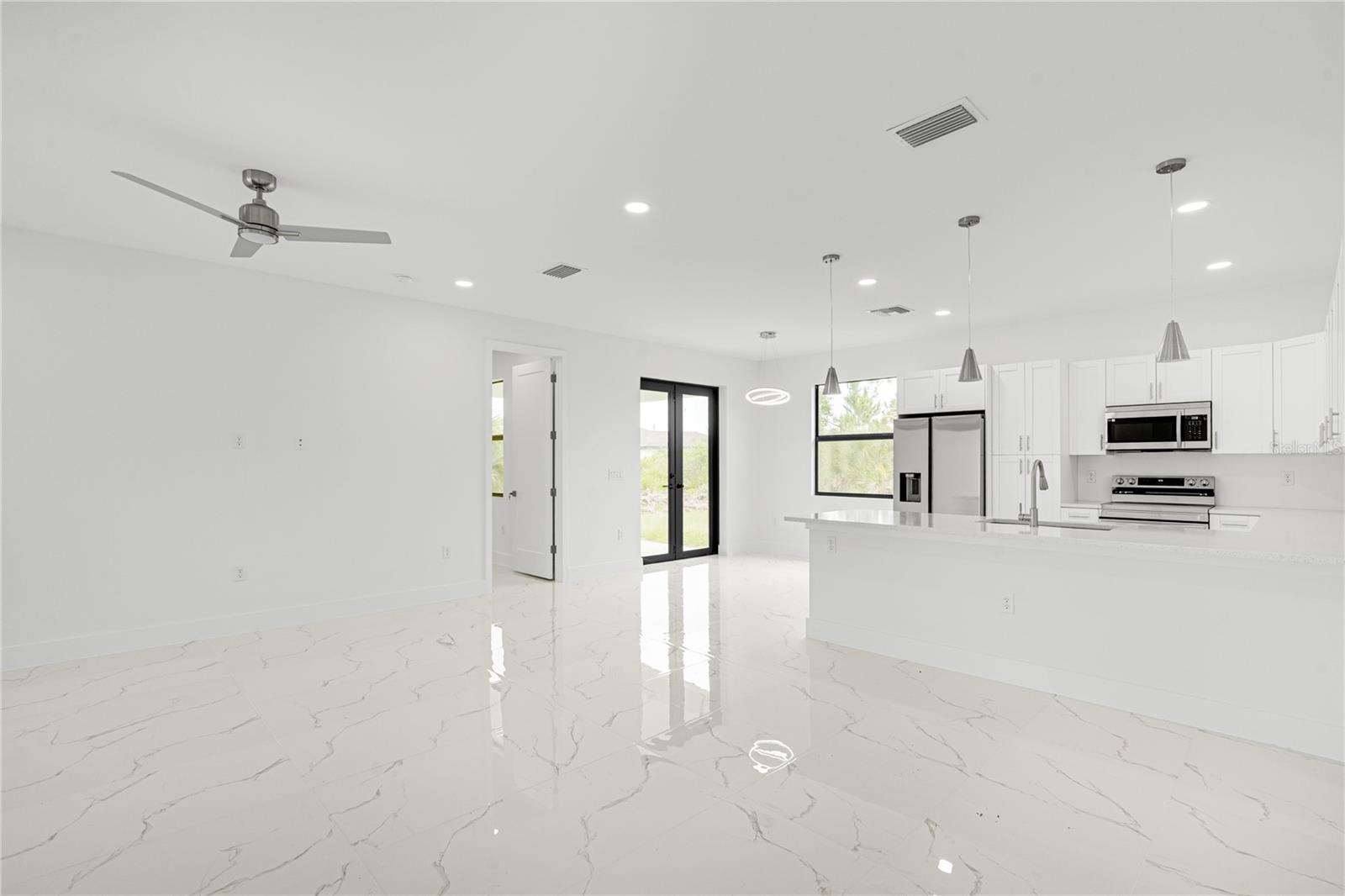 153 Australian Dr Property Photo 15