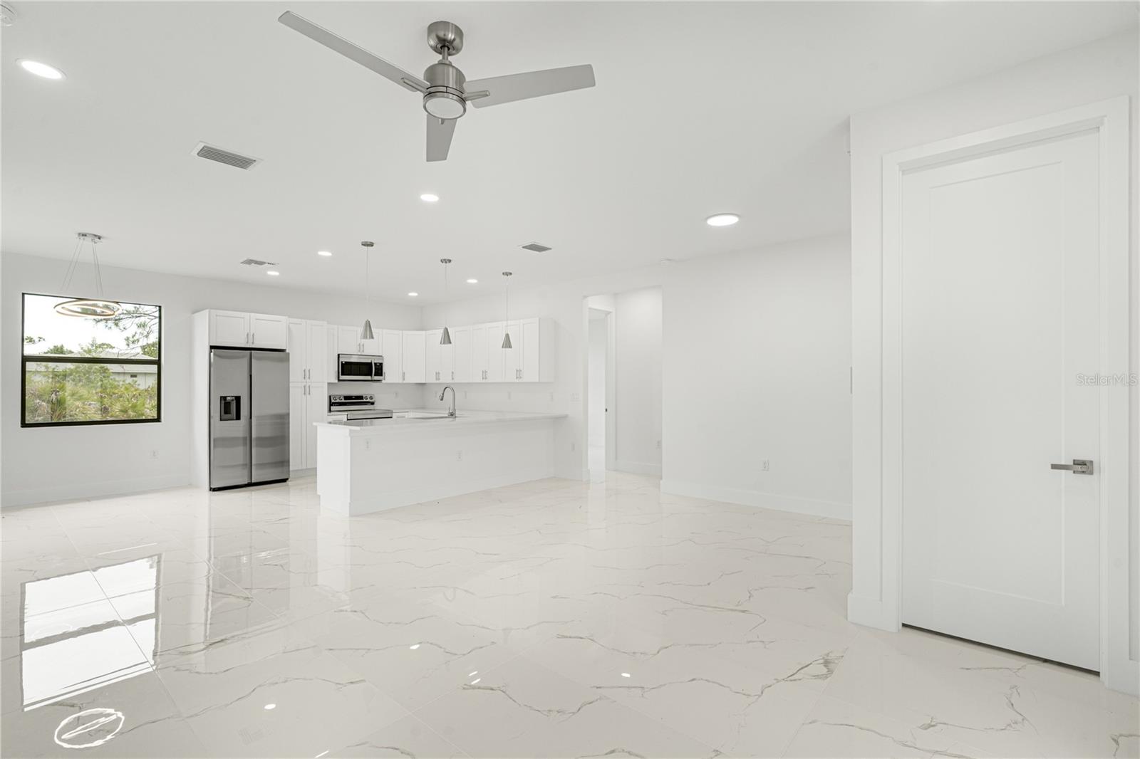 153 Australian Dr Property Photo 16