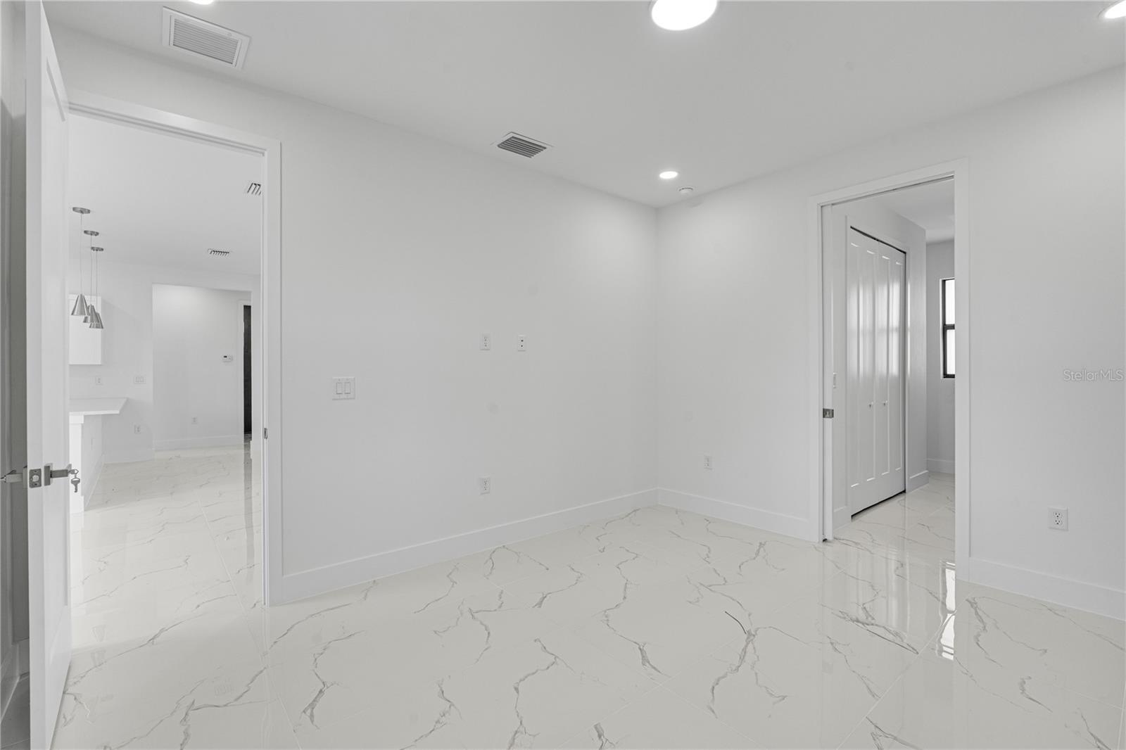 153 Australian Dr Property Photo 18
