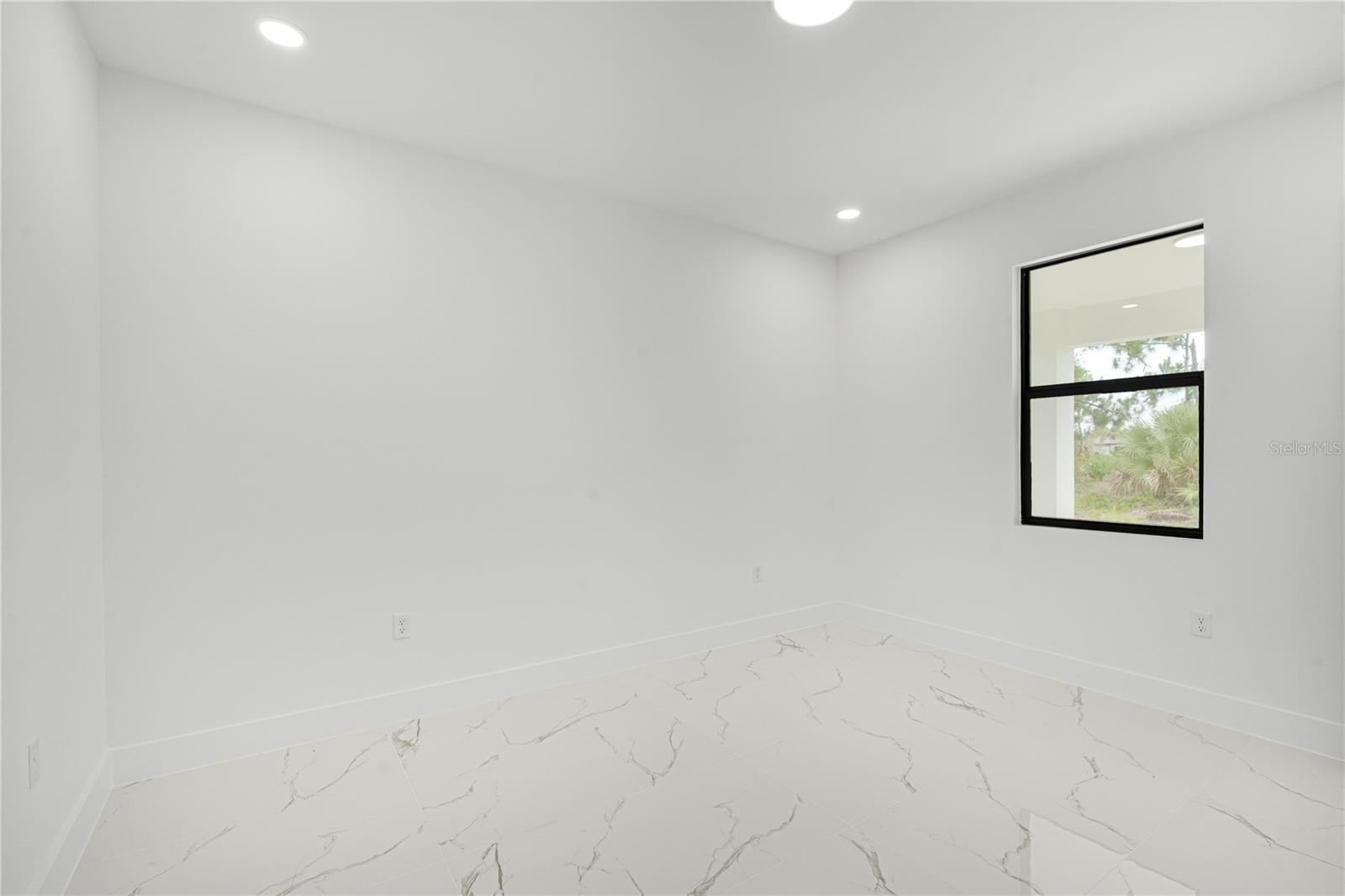 153 Australian Dr Property Photo 19