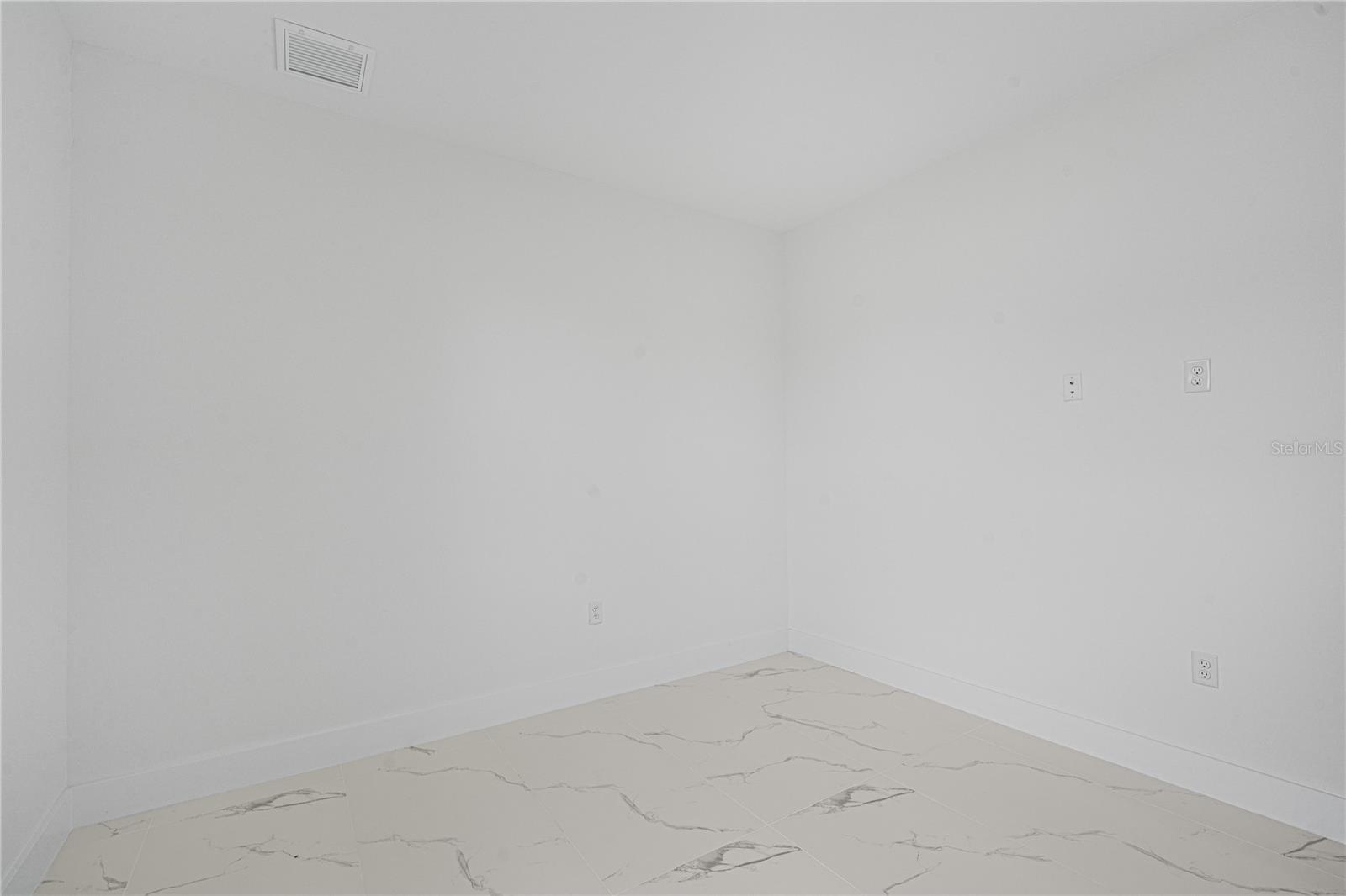 153 Australian Dr Property Photo 22