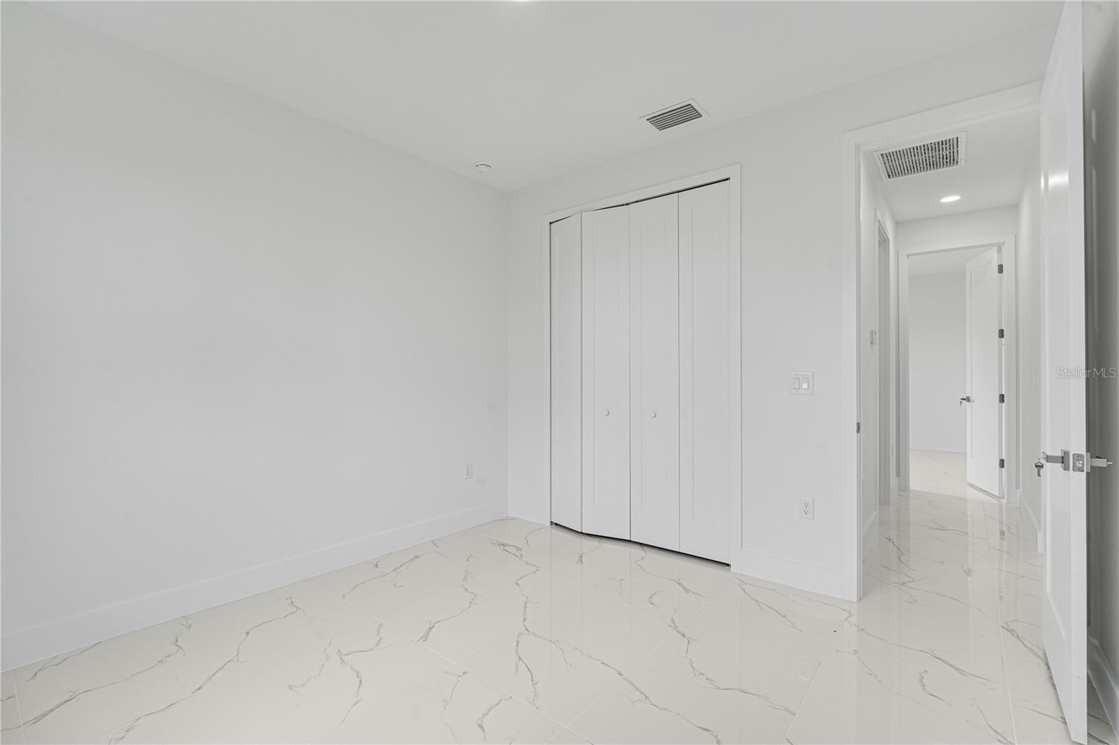 153 Australian Dr Property Photo 25