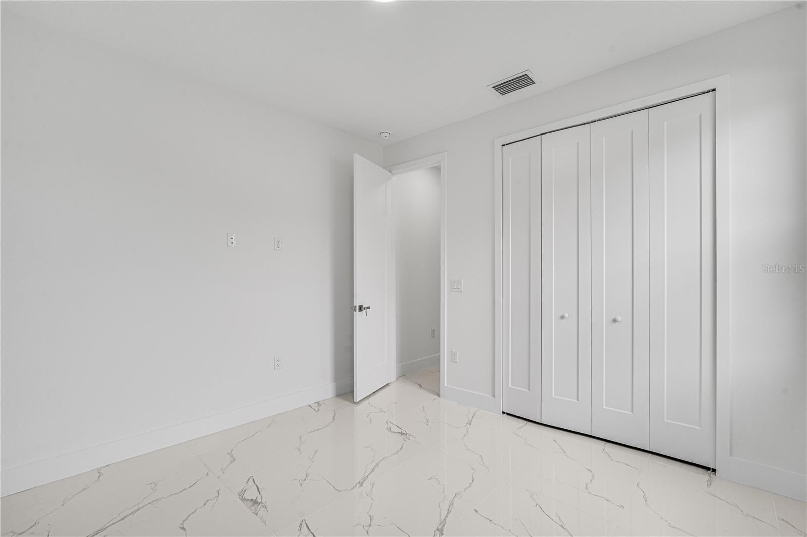 153 Australian Dr Property Photo 28