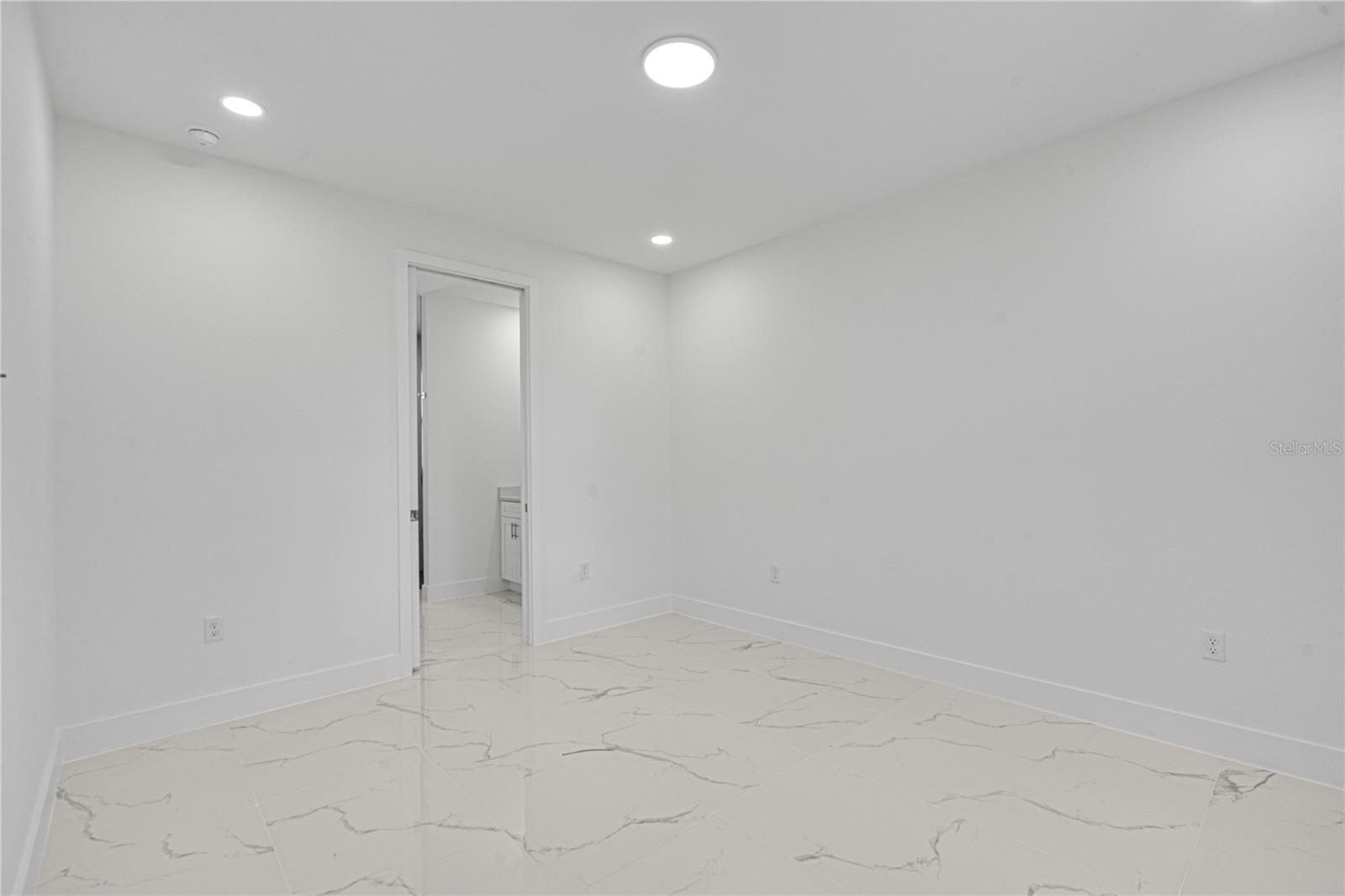 153 Australian Dr Property Photo 30