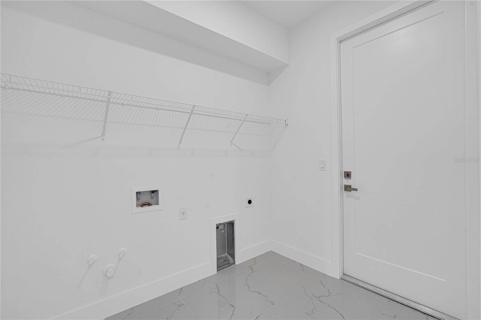 153 Australian Dr Property Photo 32