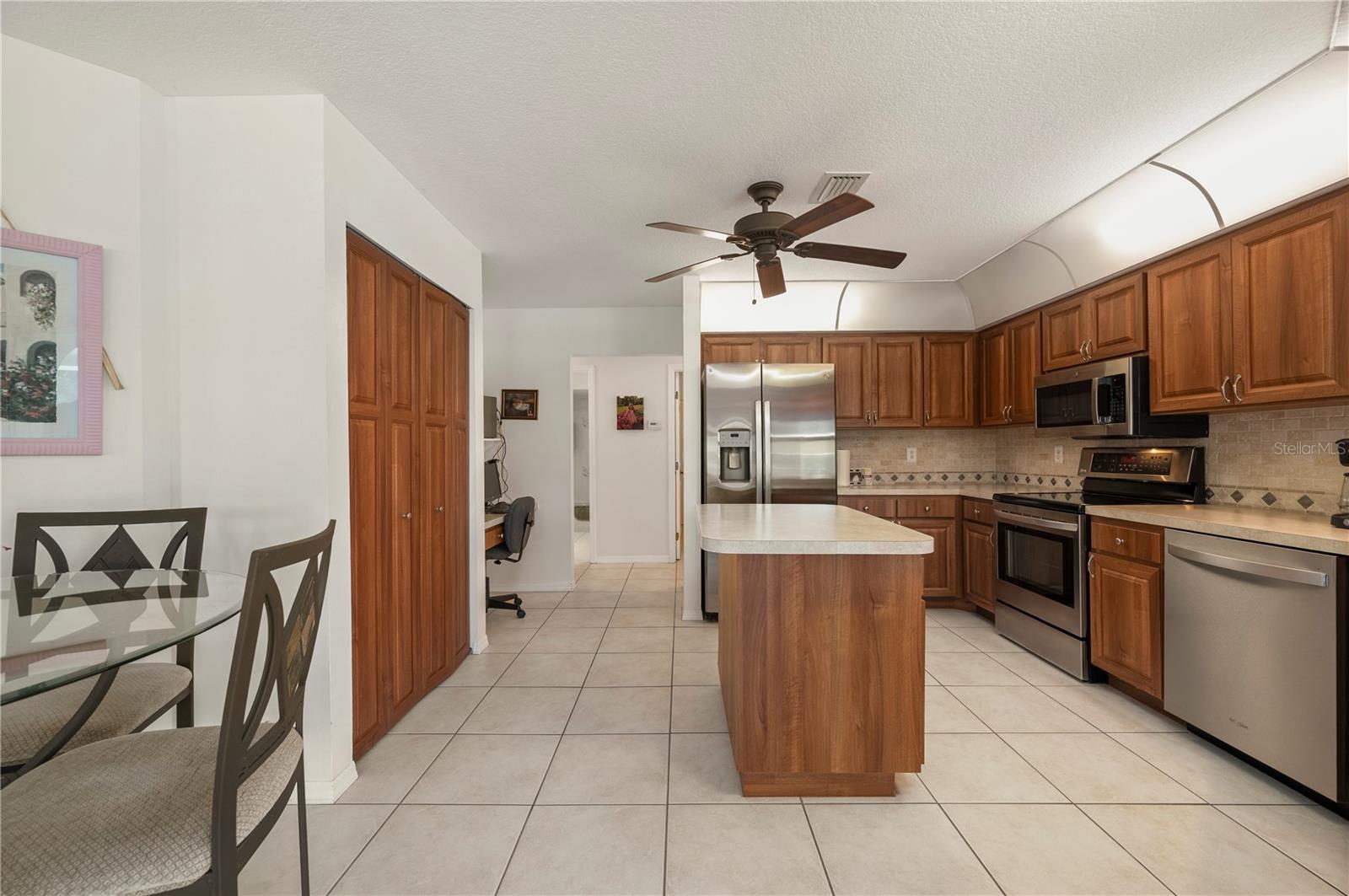 2231 Hamburg Ln Property Photo 13