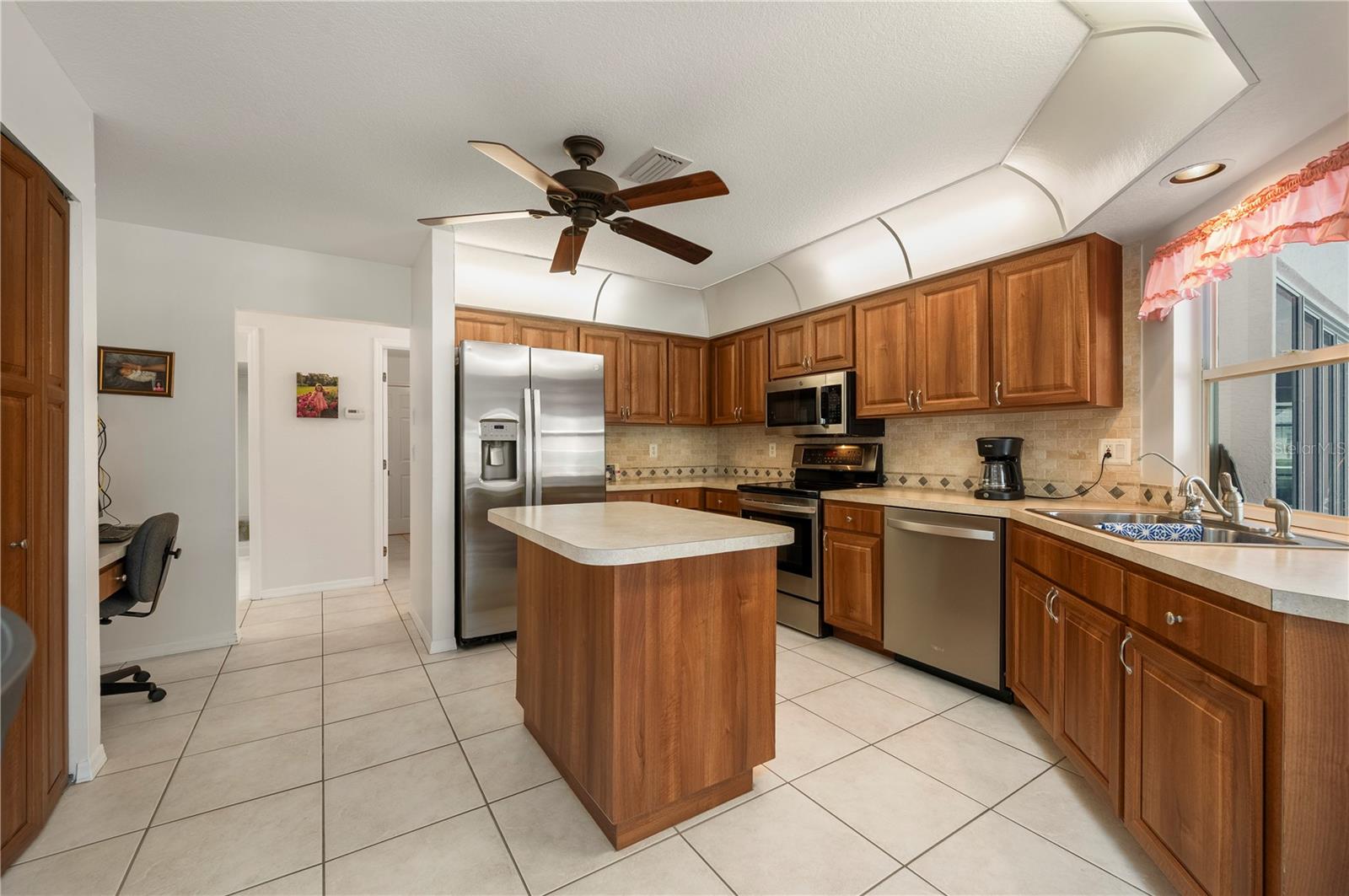 2231 Hamburg Ln Property Photo 14
