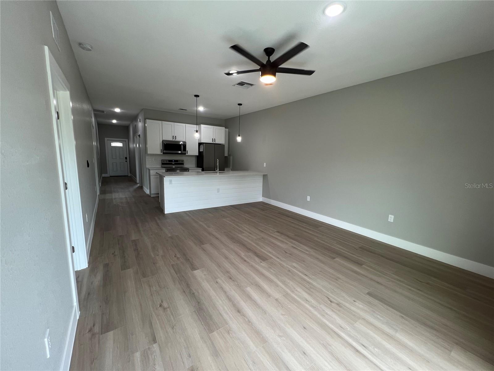 12130 Henley Ave Property Photo 3