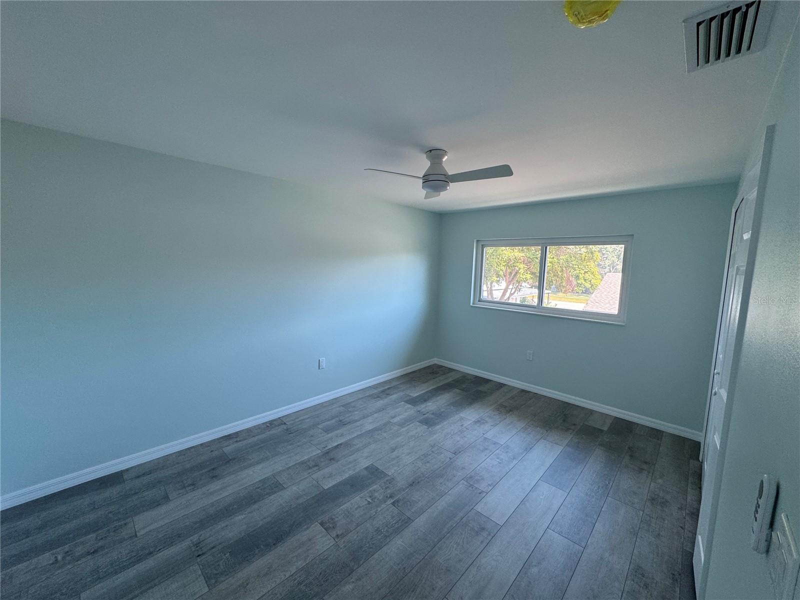 1258 Barbara Dr #202 Property Photo 3