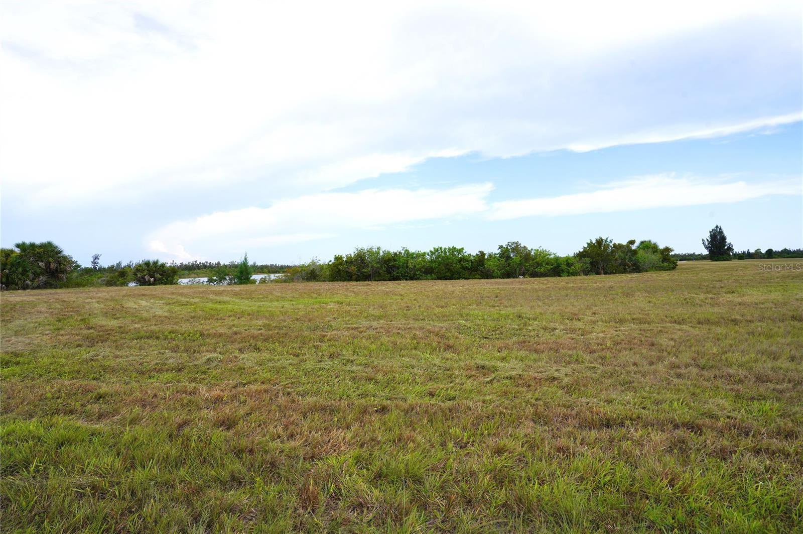 25 Thrush Dr Property Photo 3