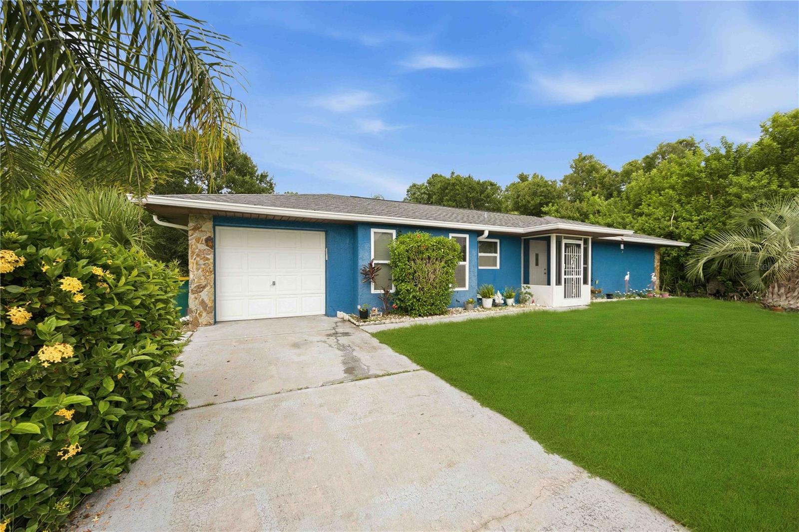 22442 Vale Ave Property Photo 2