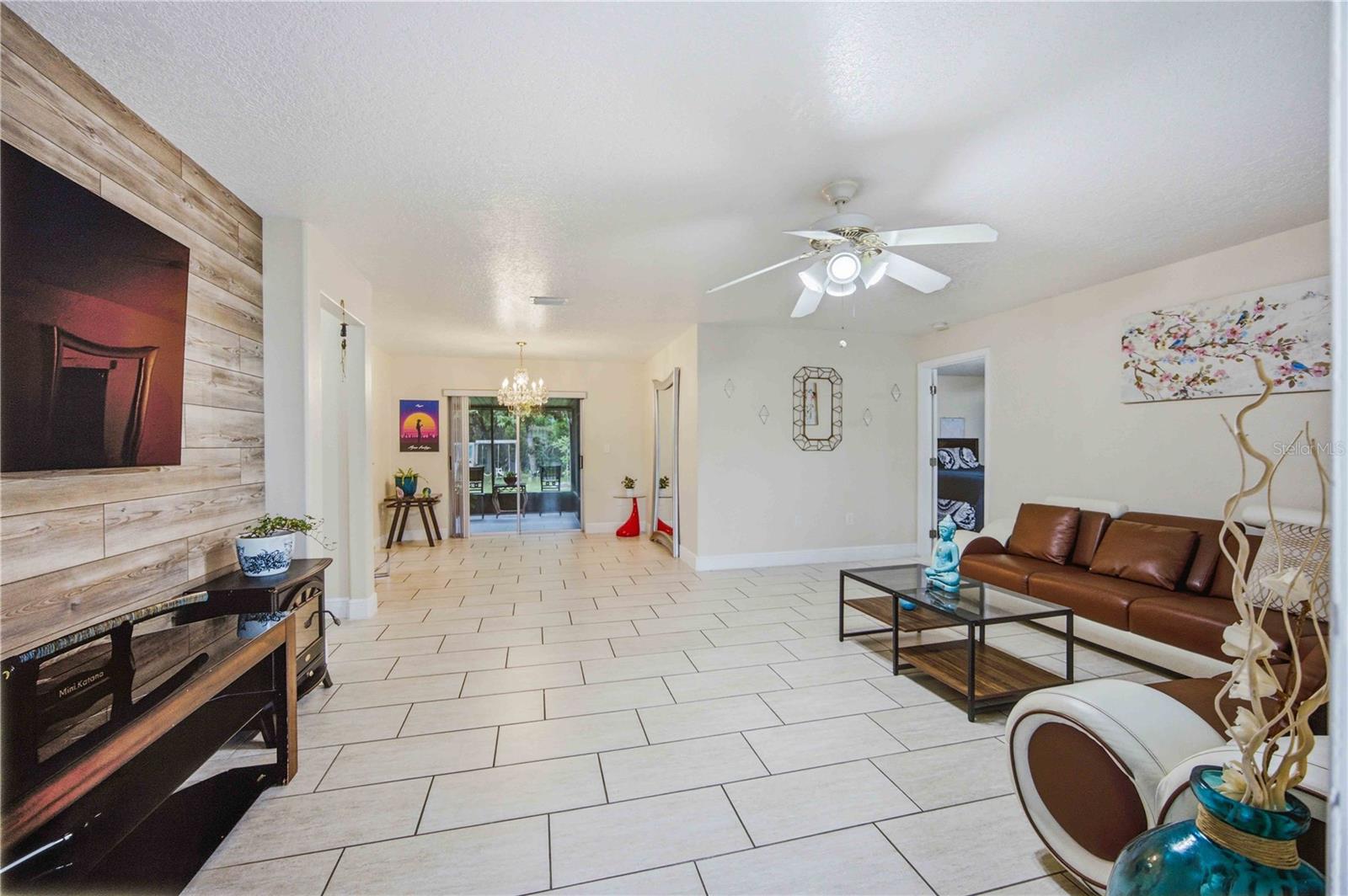 22442 Vale Ave Property Photo 4