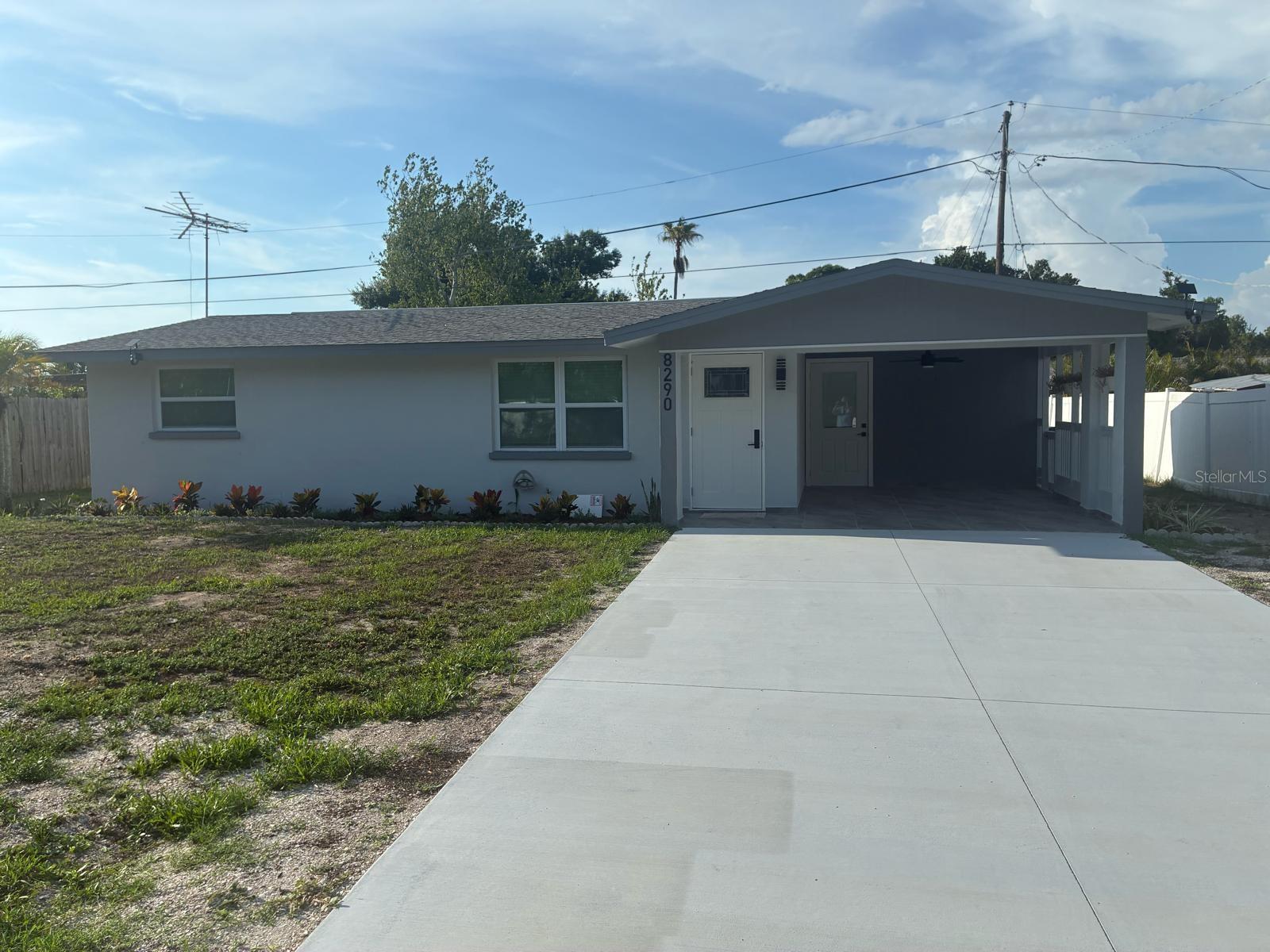 8290 Osprey Rd Property Photo 1