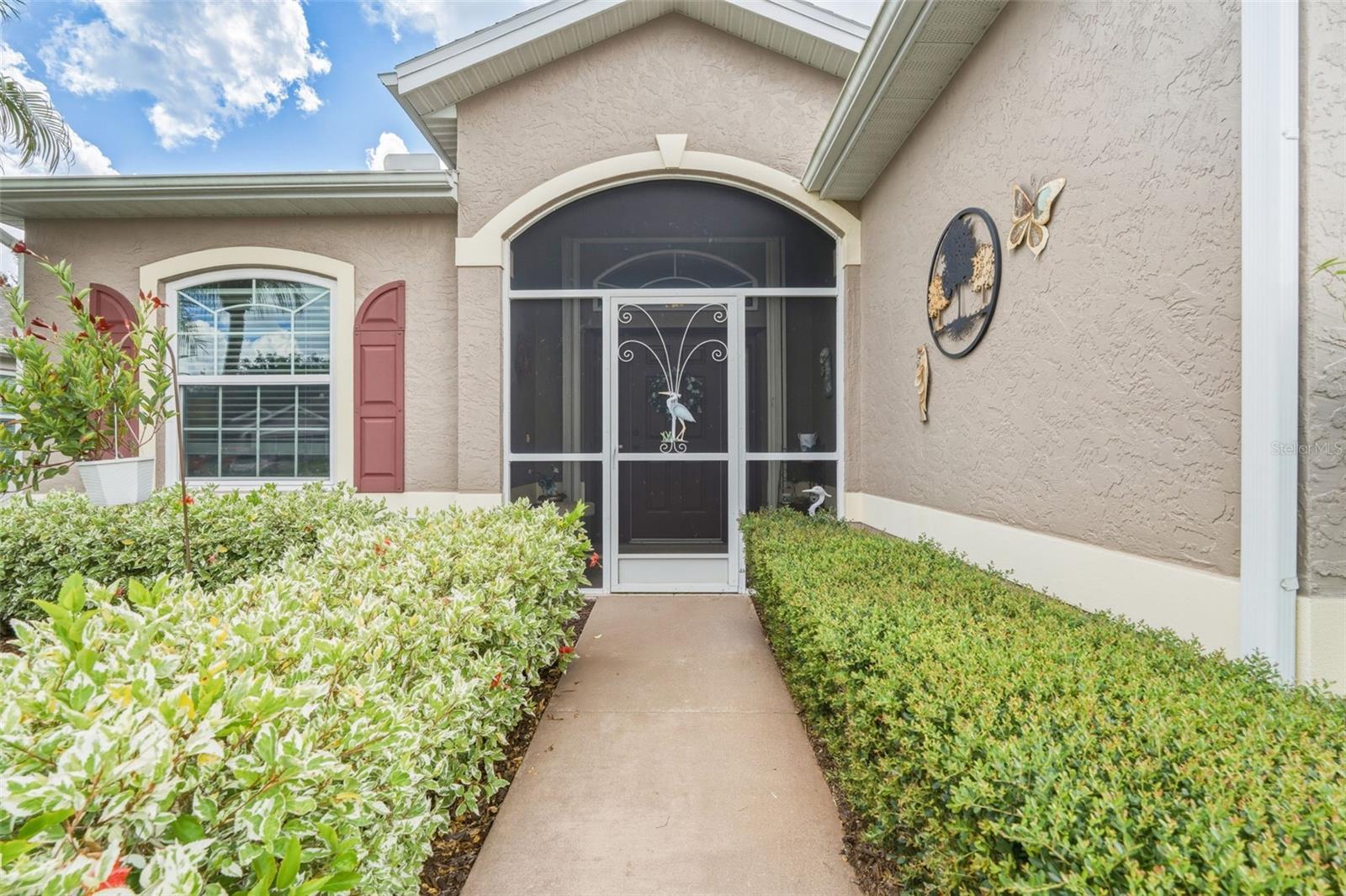 1351 Hedgewood Cir Property Photo 4