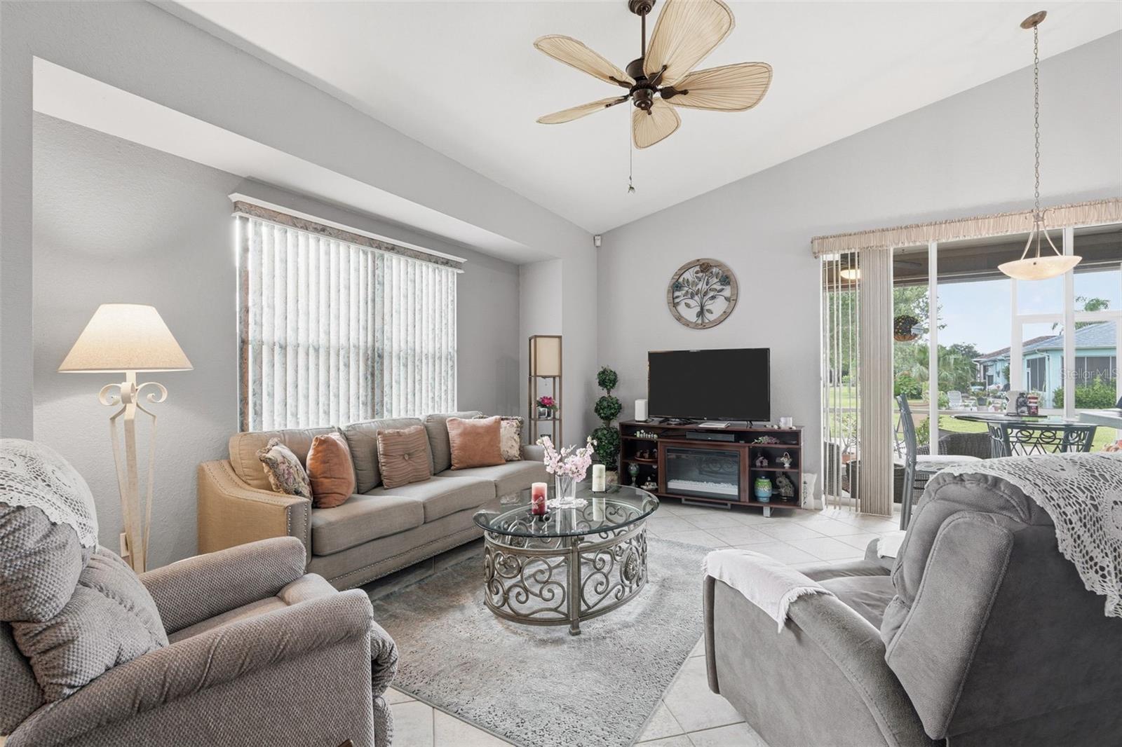 1351 Hedgewood Cir Property Photo 12