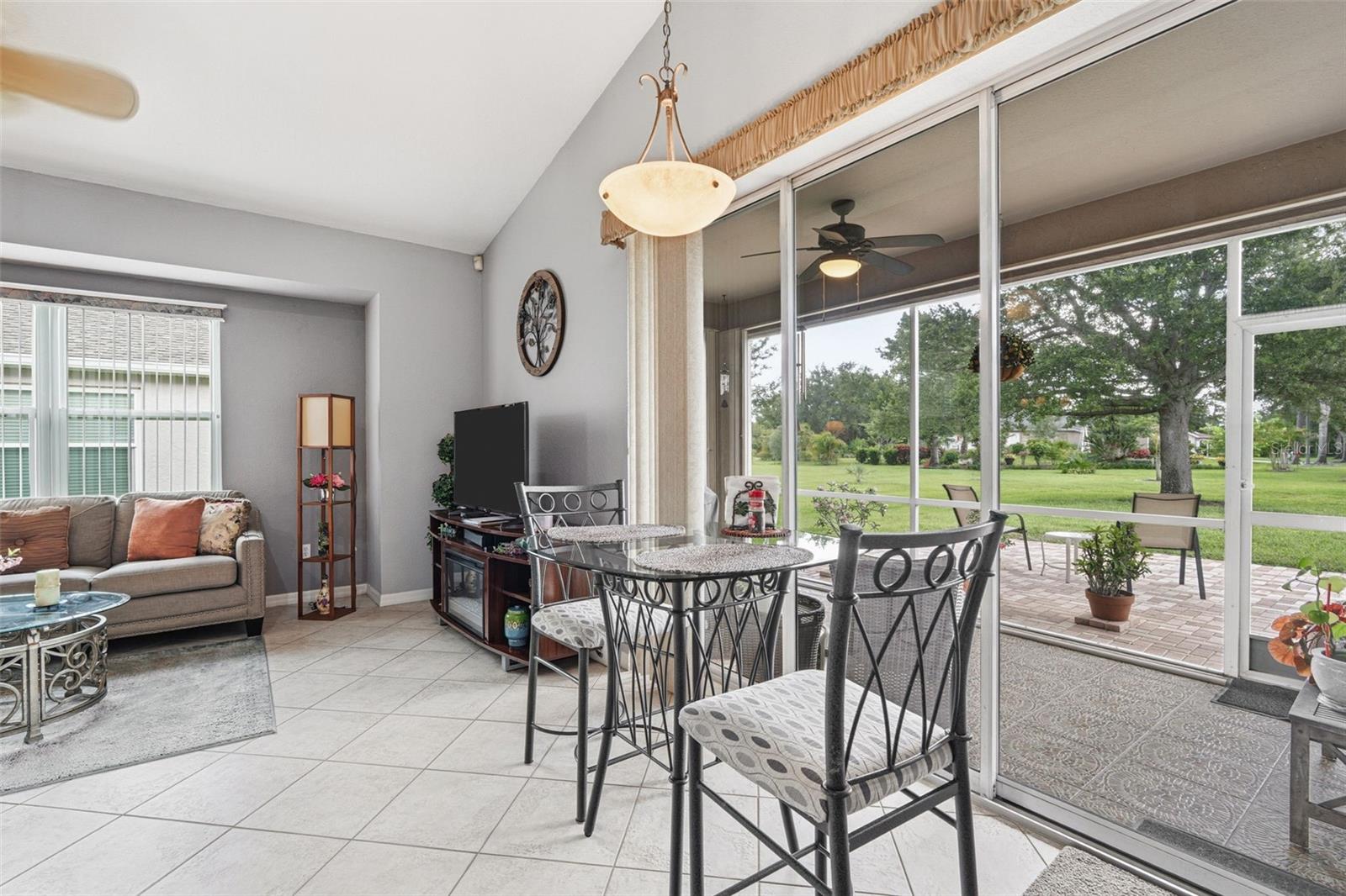1351 Hedgewood Cir Property Photo 15