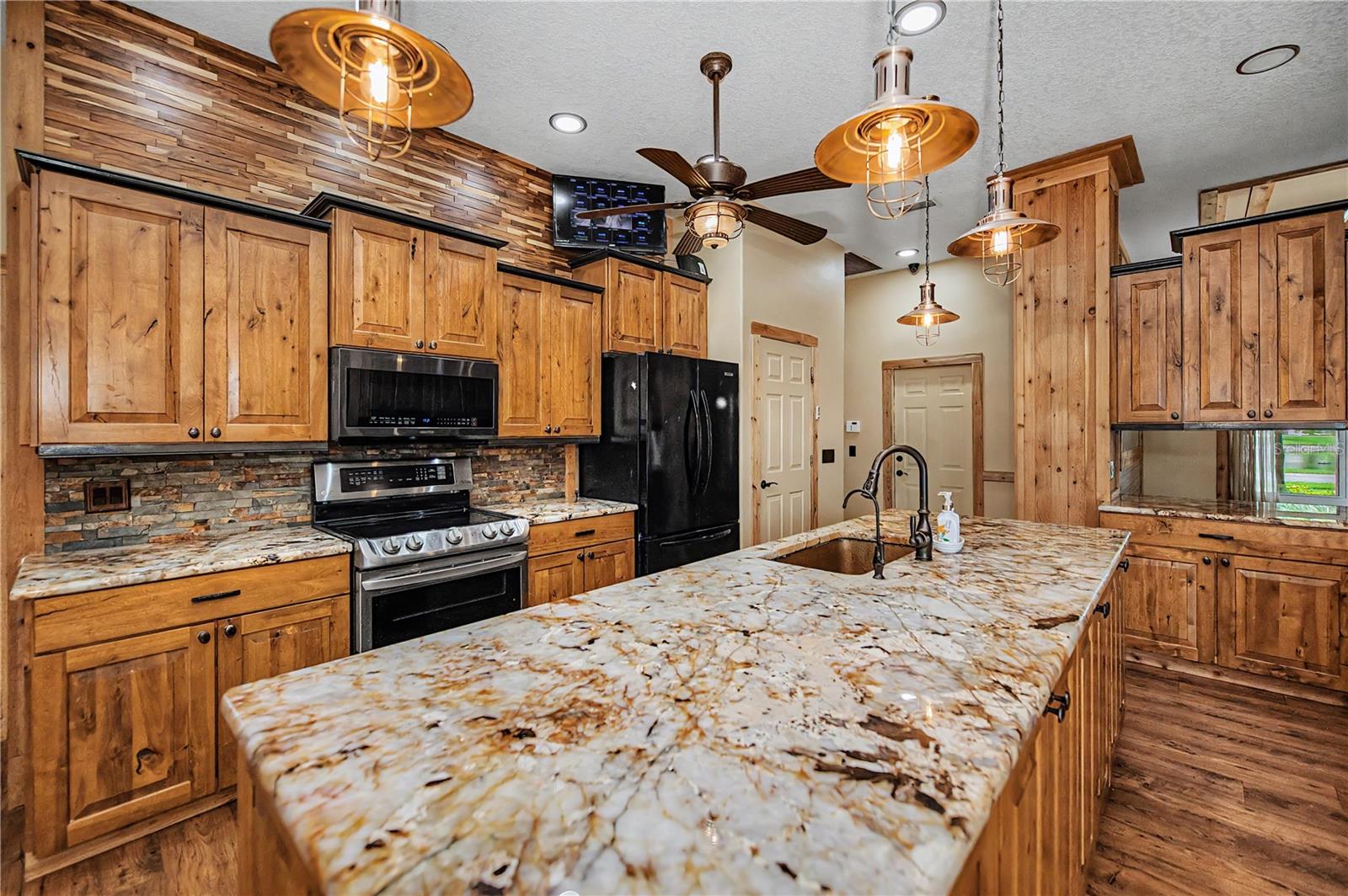 8730 Mystic Cir Property Photo 33