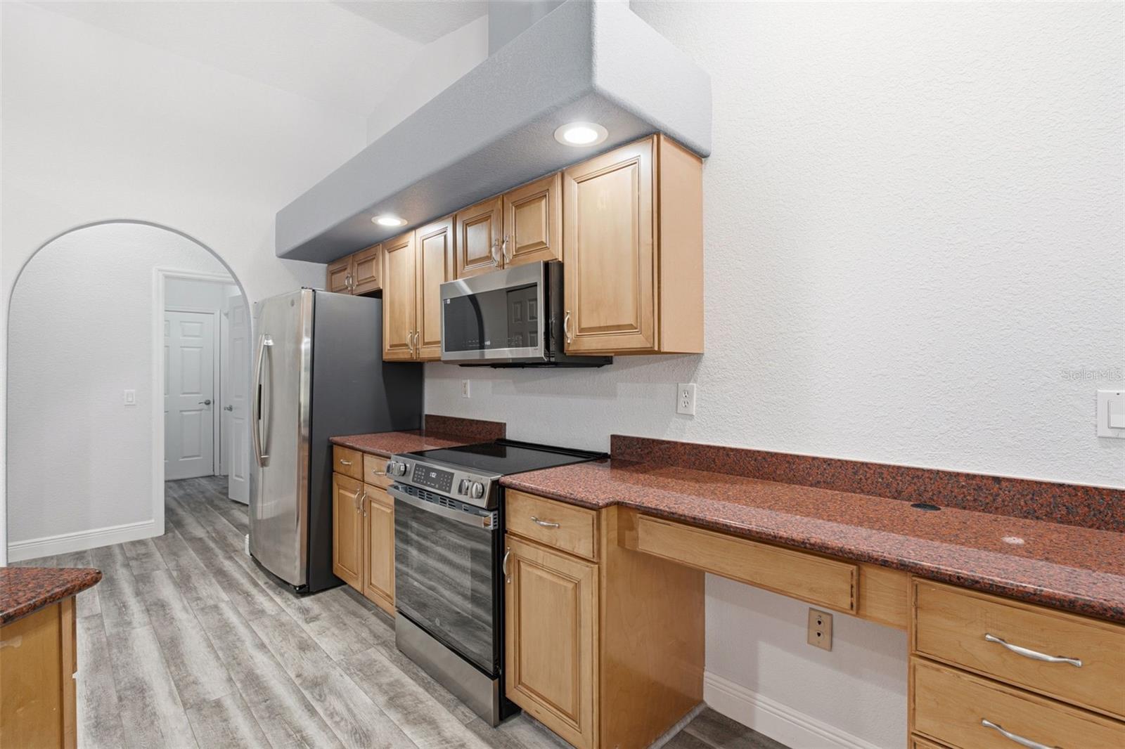 2376 Staver St Property Photo 18