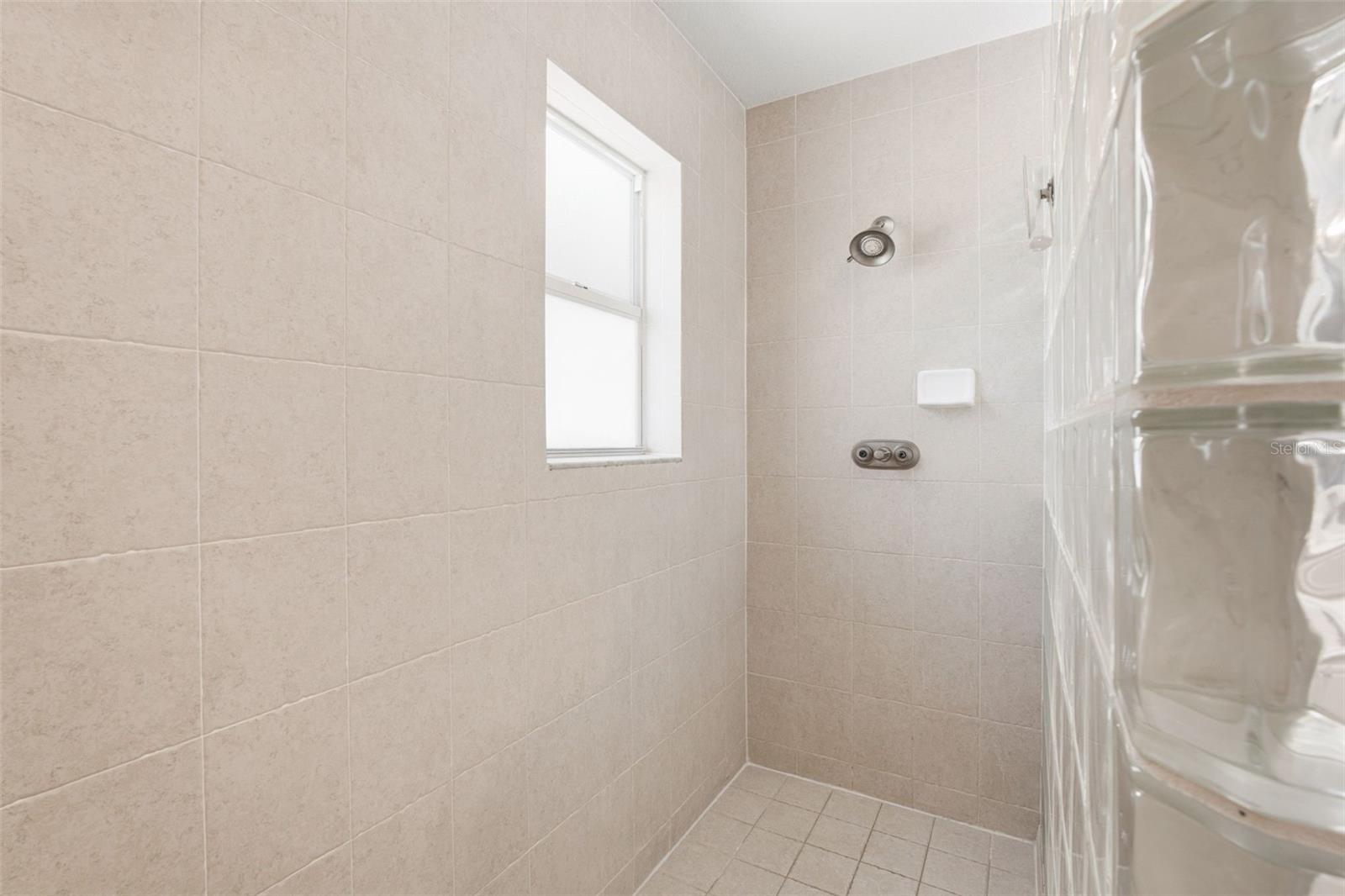 2376 Staver St Property Photo 27