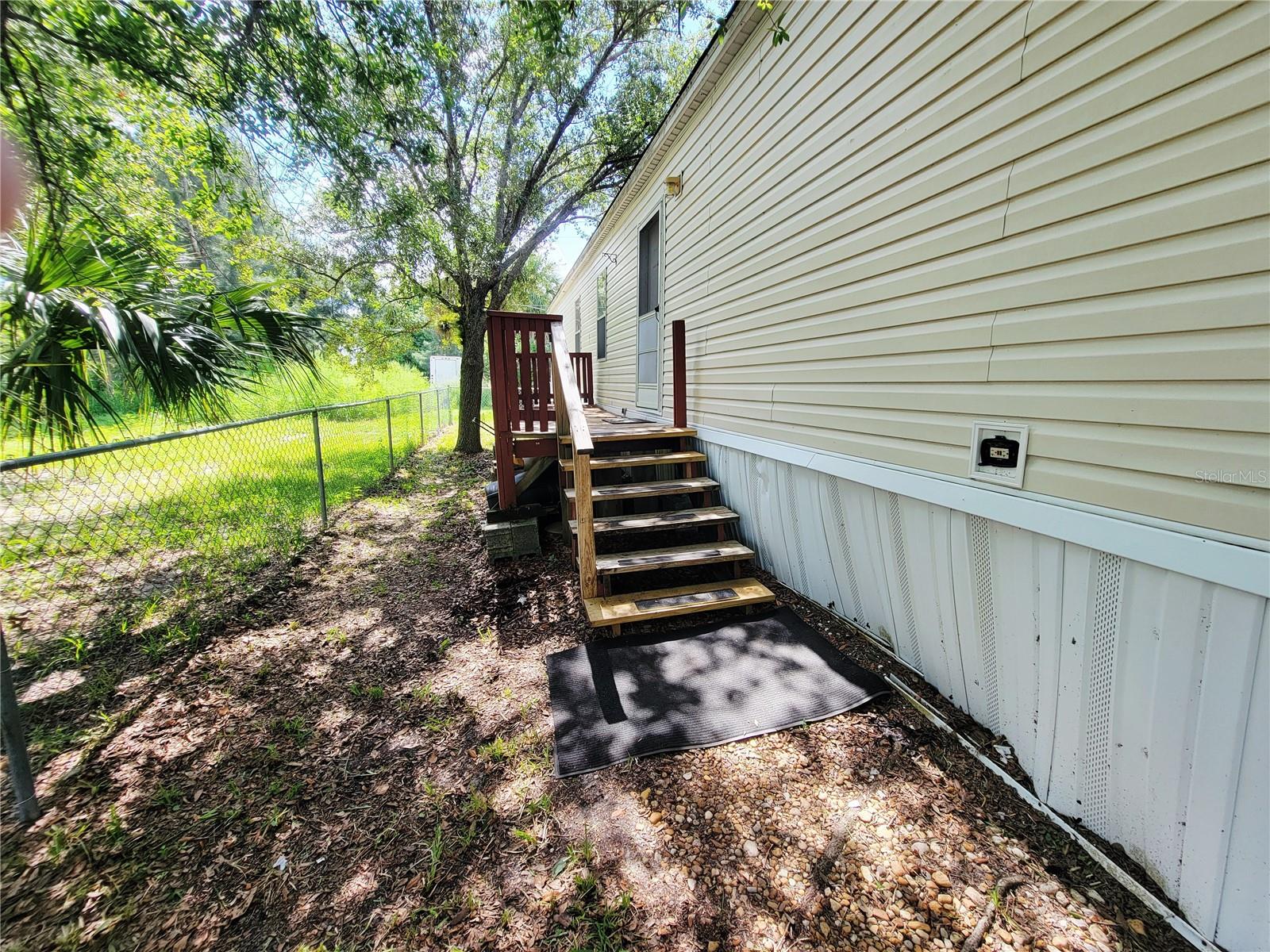 5504 WILSON DR Property Photo 1