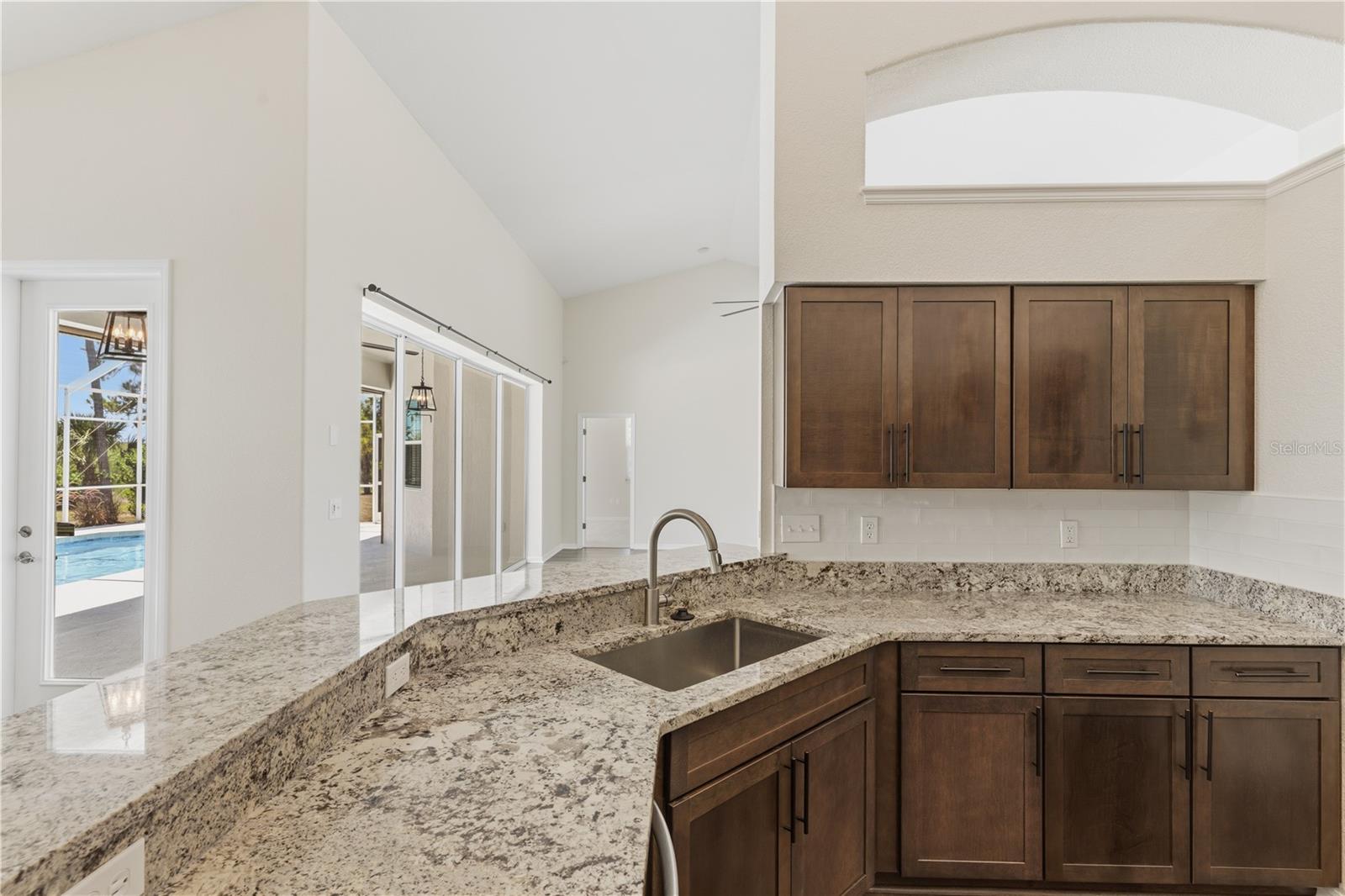 1165 Boundary Blvd Property Photo 13