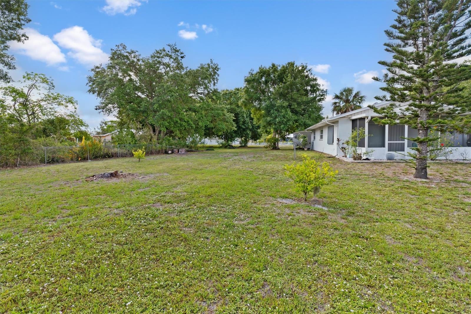 8126 Riverside Dr Property Photo 26