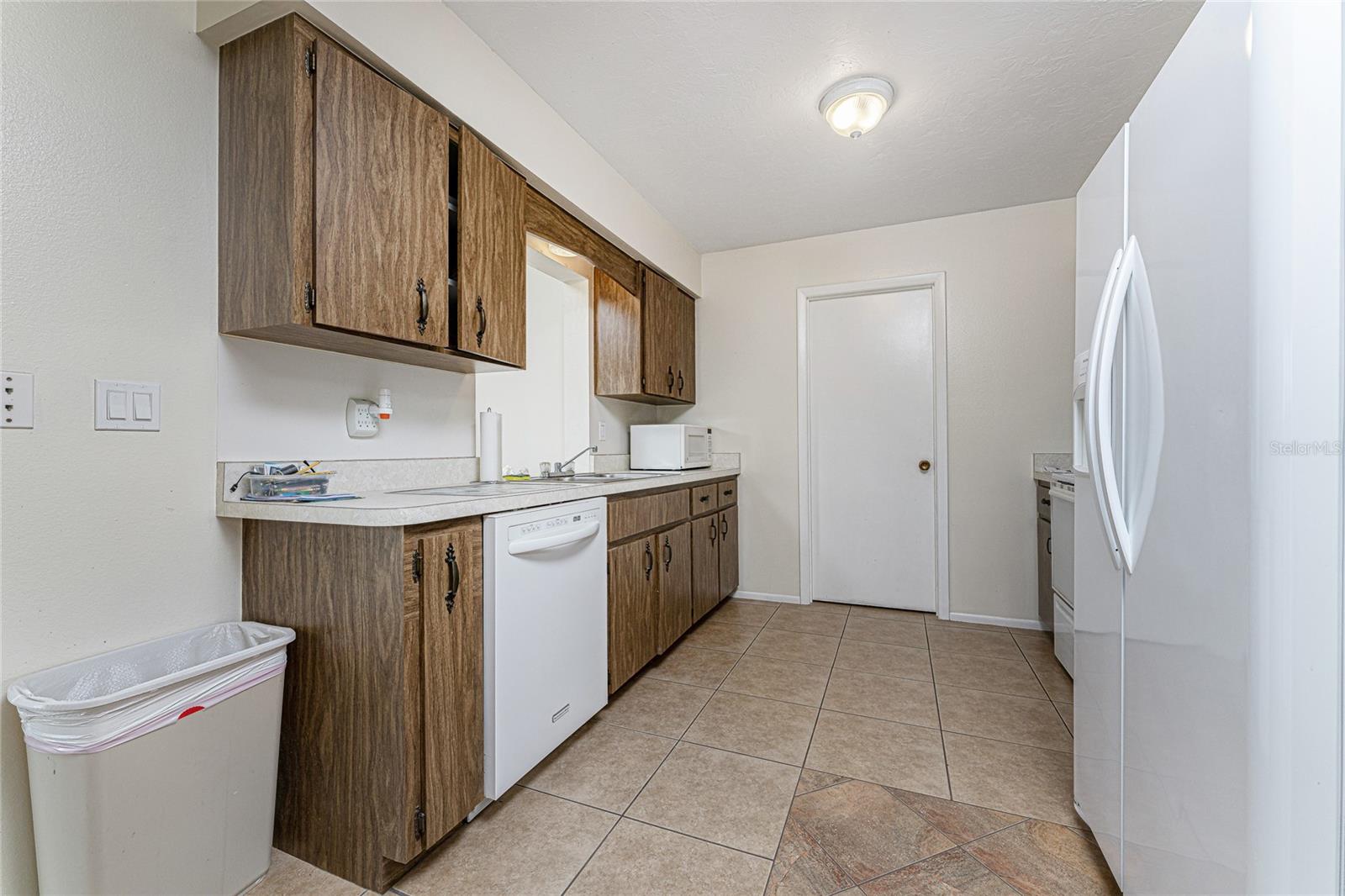 51 Boundary Blvd #b Property Photo 10