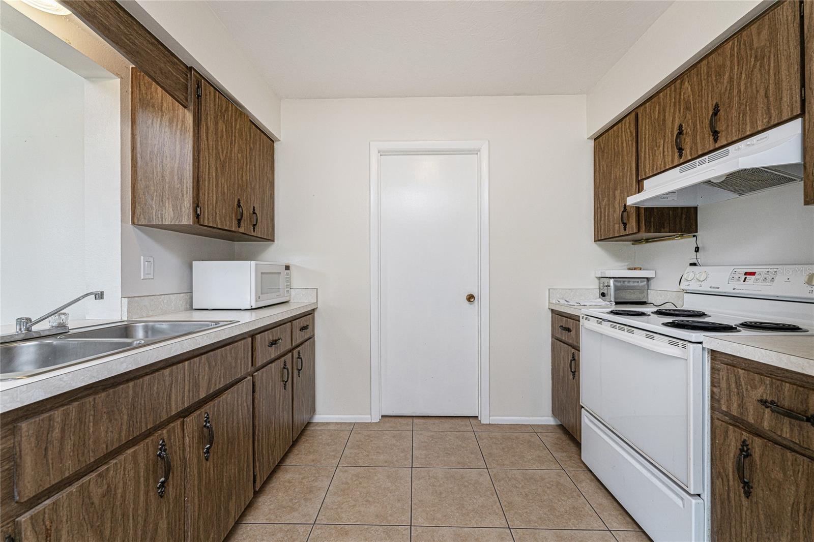 51 Boundary Blvd #b Property Photo 11