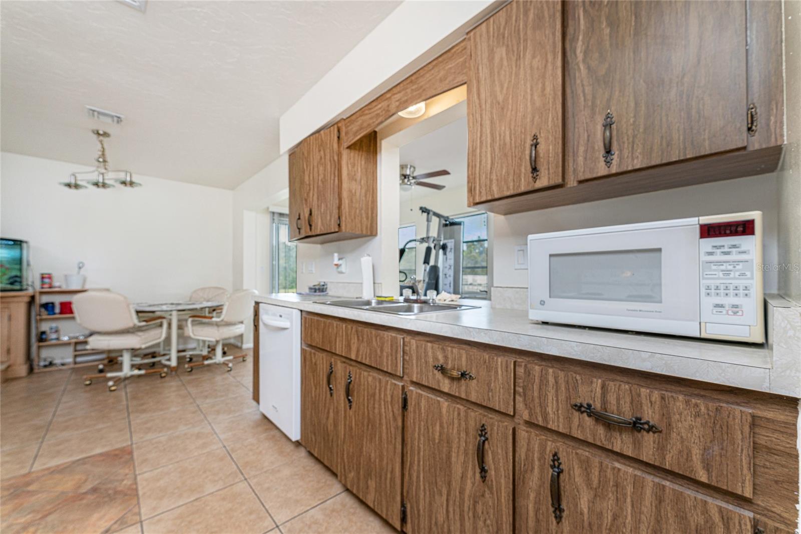 51 Boundary Blvd #b Property Photo 14