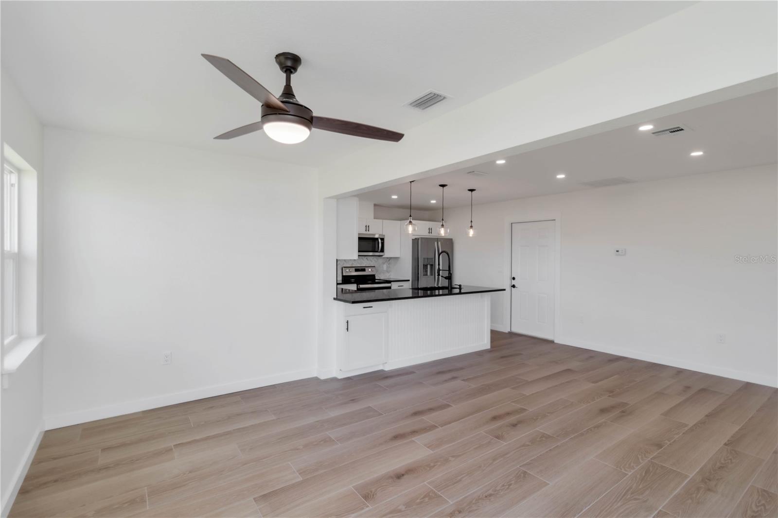 49 Boundary Blvd #b Property Photo 12