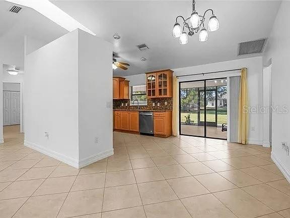 367 Mendoza St Property Photo 8