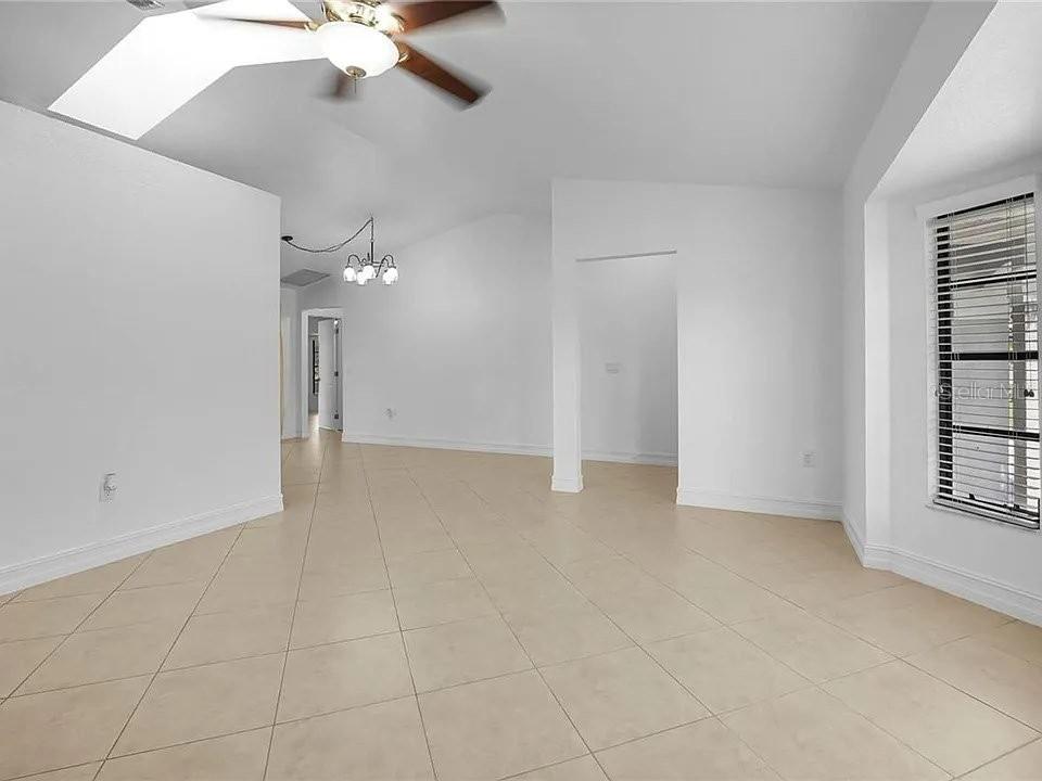 367 Mendoza St Property Photo 12