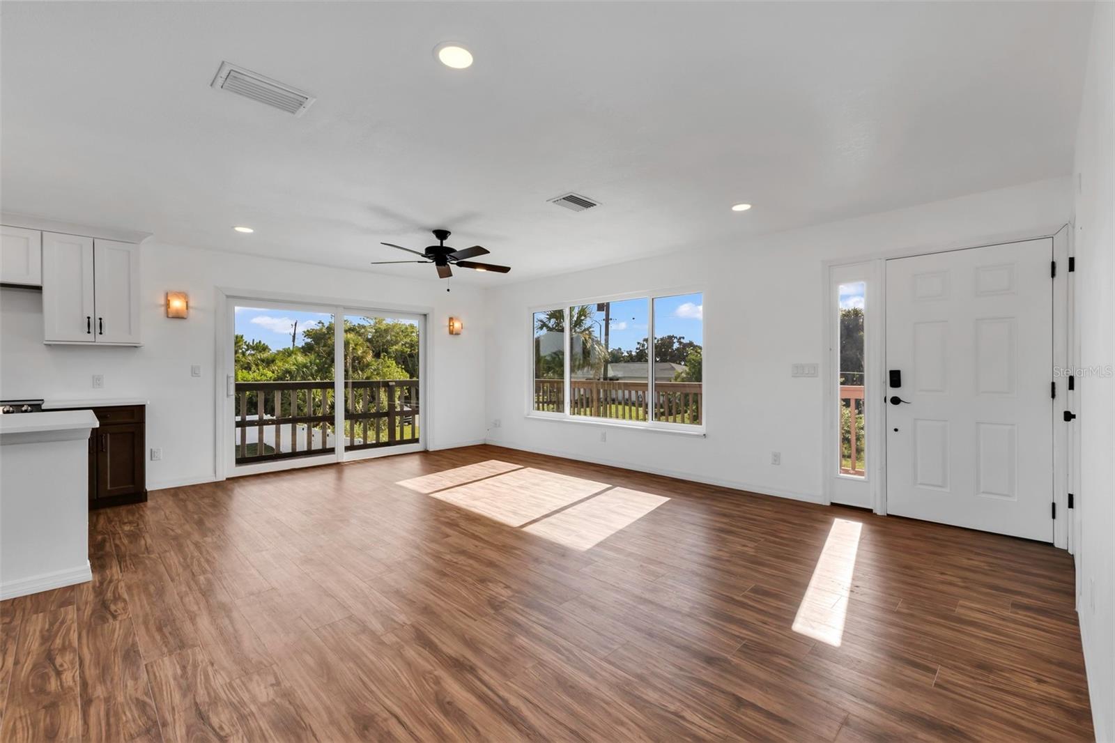 3129 Banyan Way Property Photo 6