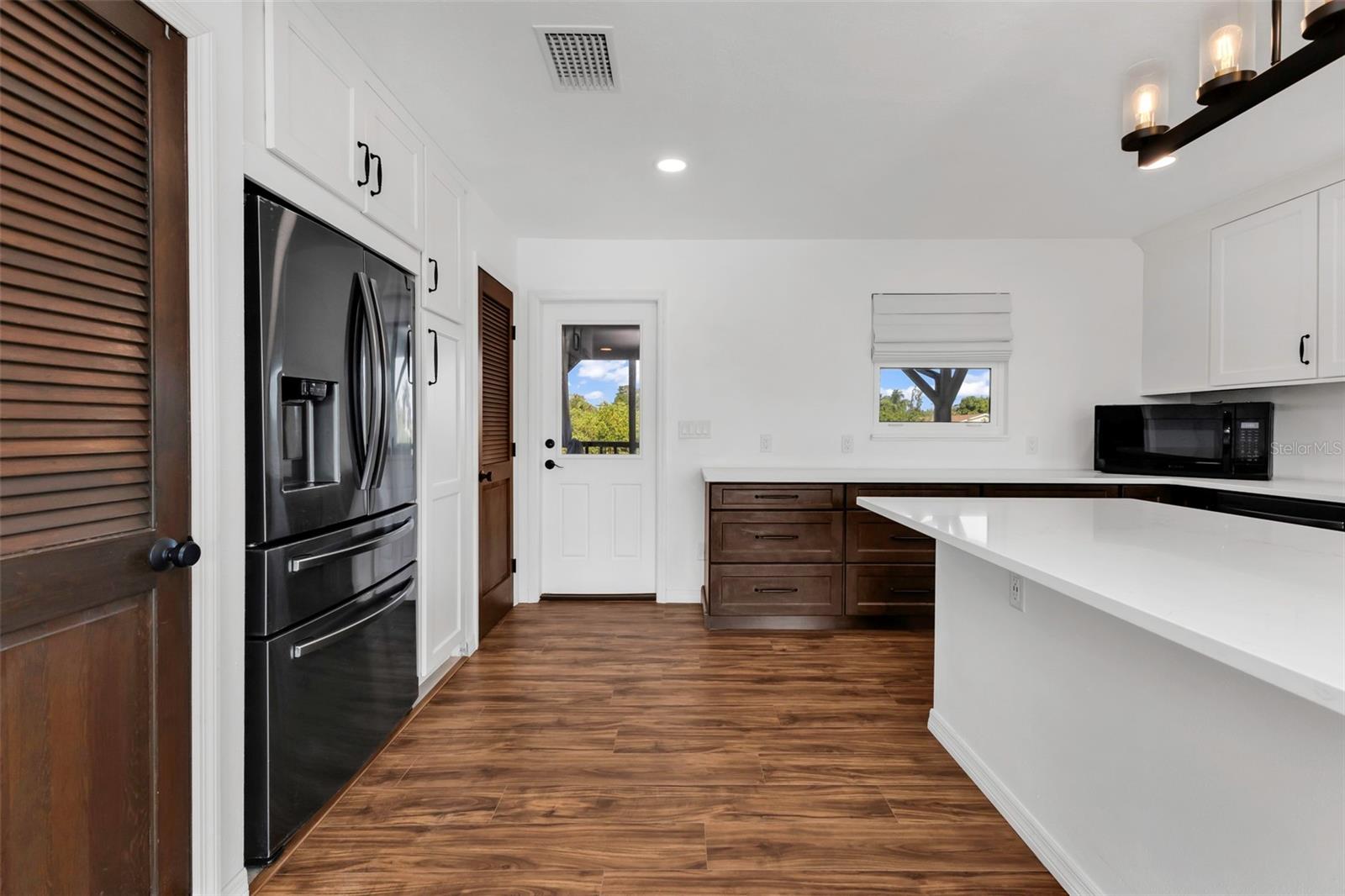 3129 Banyan Way Property Photo 10