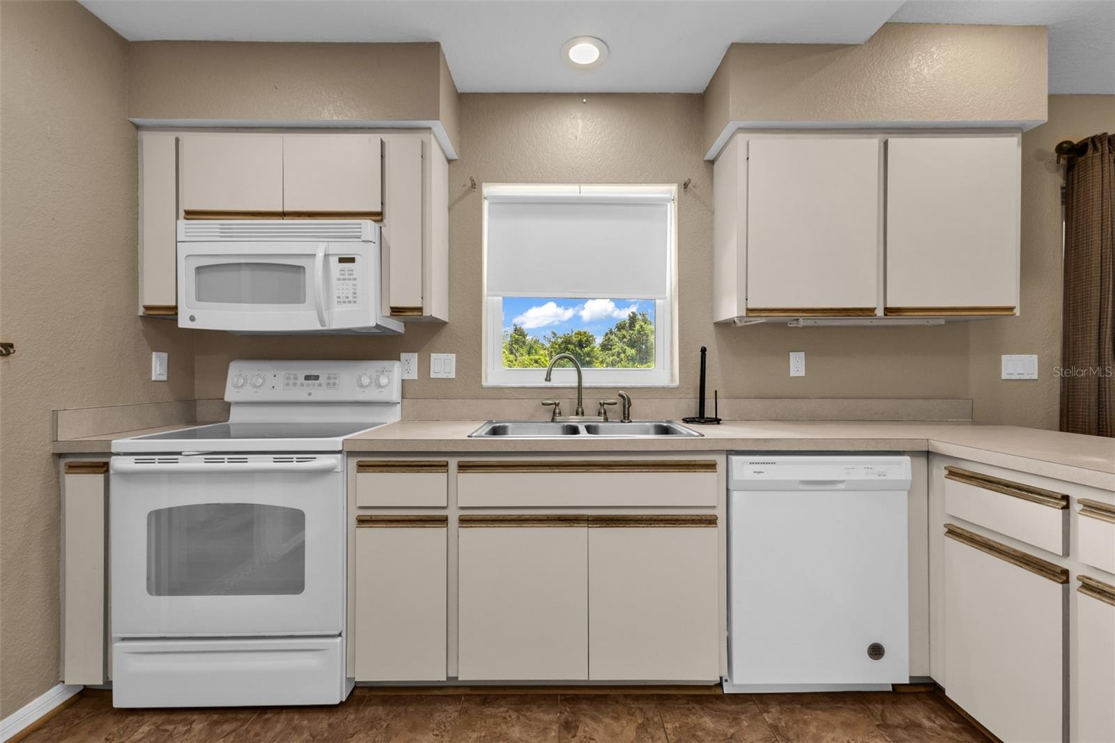 30 Success Dr Property Photo 16