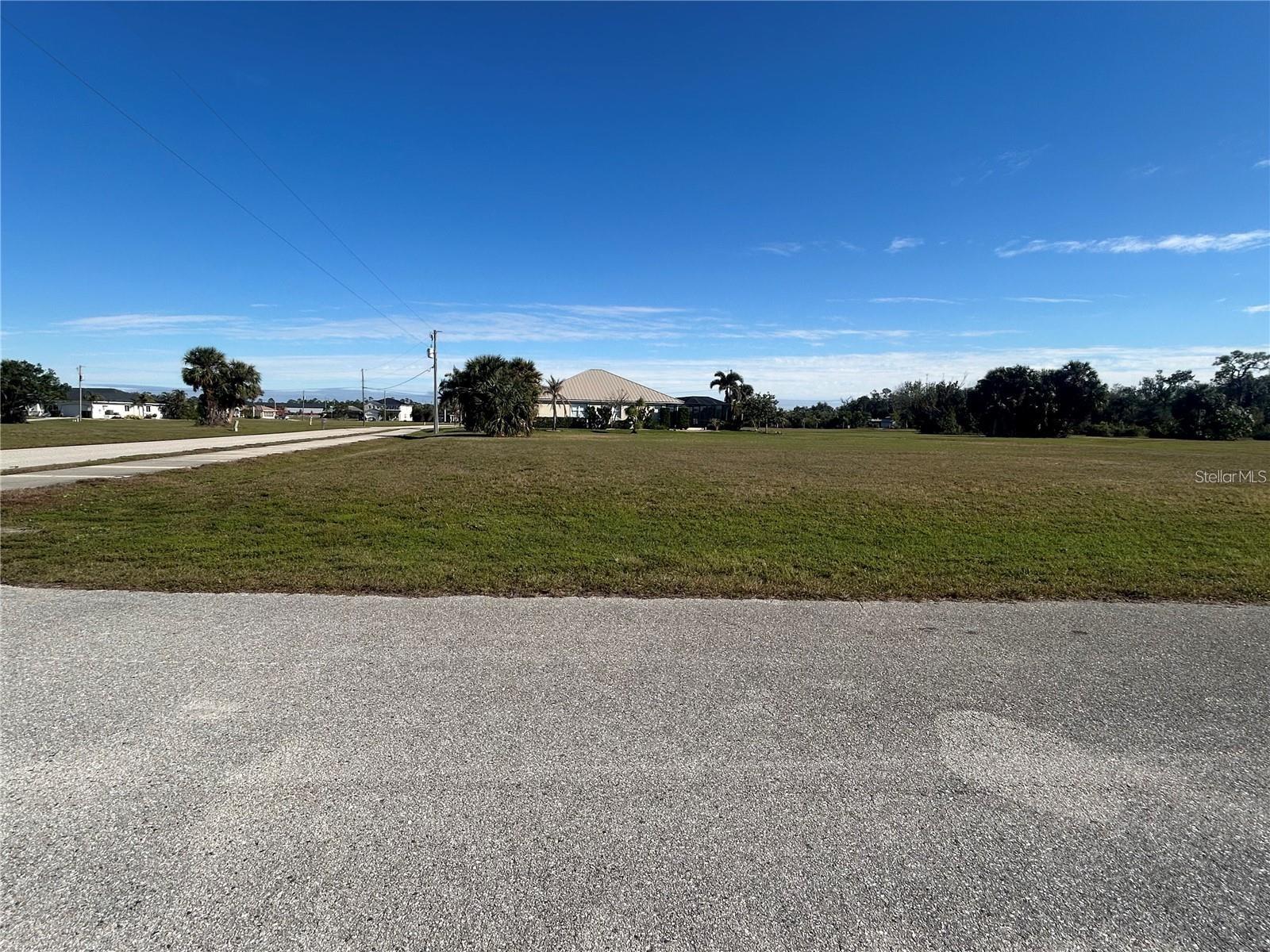 16447 Ayson Way Property Photo 3