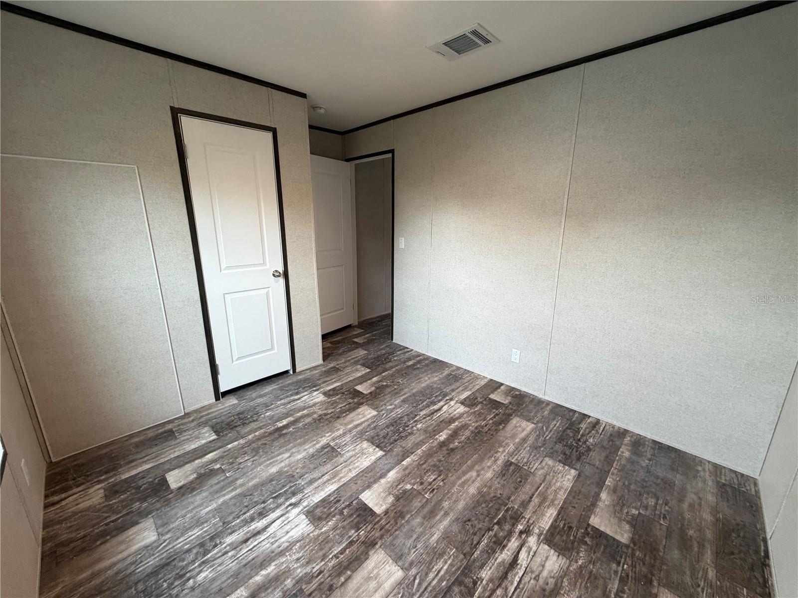 15492 Mango Dr Property Photo 4