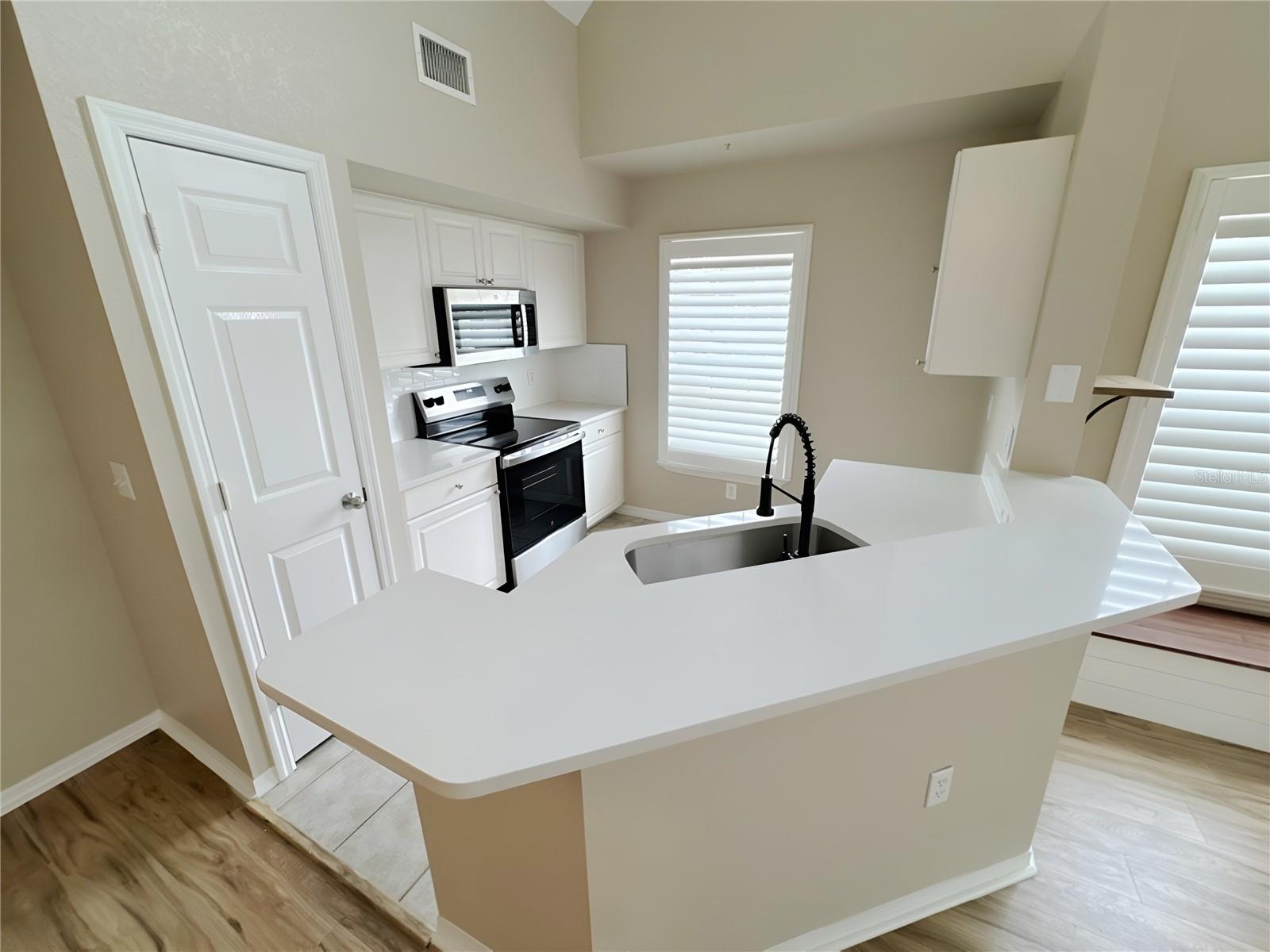 5531 Rosehill Rd #201 Property Photo 3