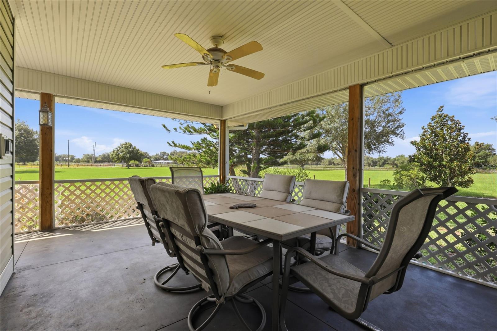 1277 Sw East Creek Trl Property Photo 6