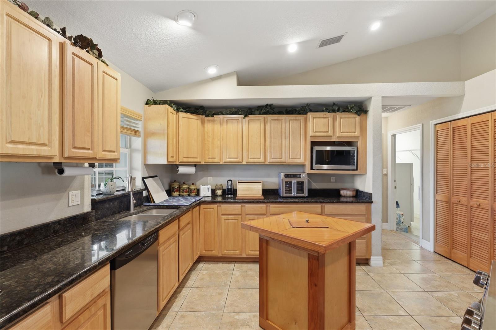 1277 Sw East Creek Trl Property Photo 11