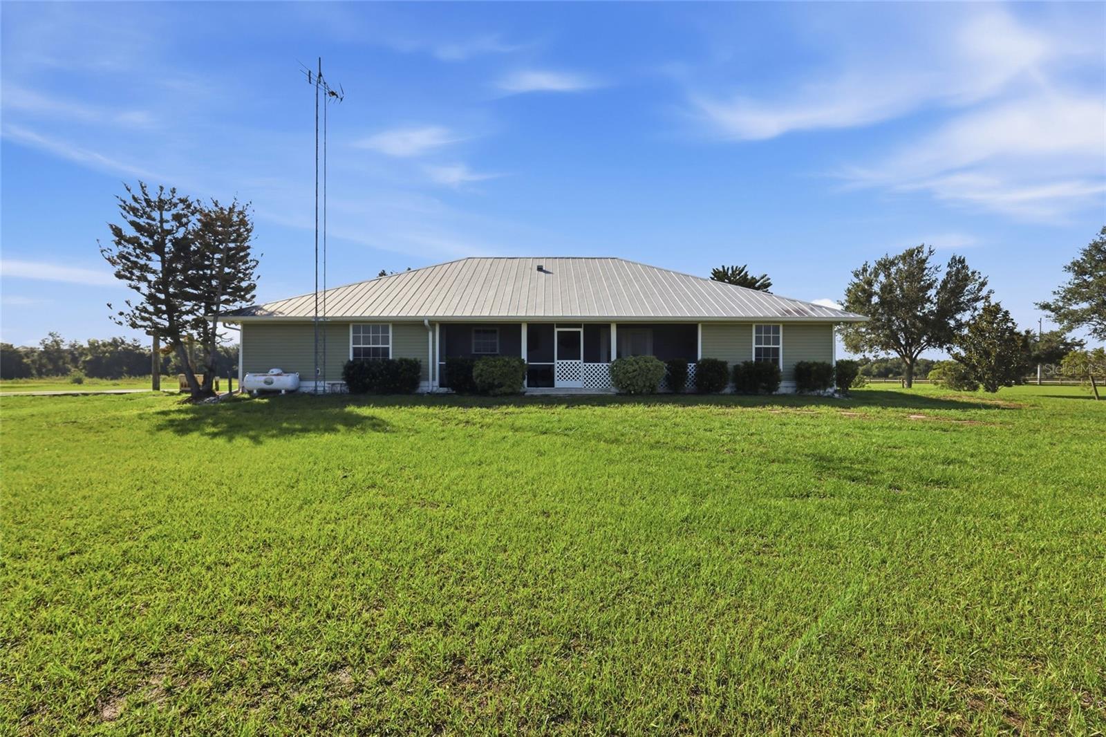 1277 Sw East Creek Trl Property Photo 41