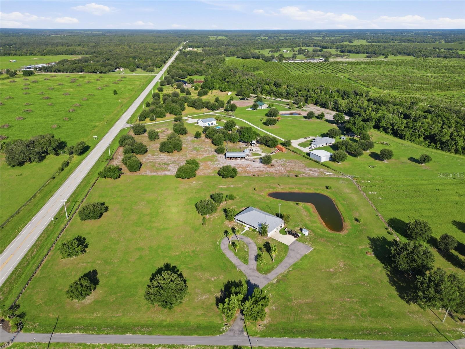 1277 Sw East Creek Trl Property Photo 44