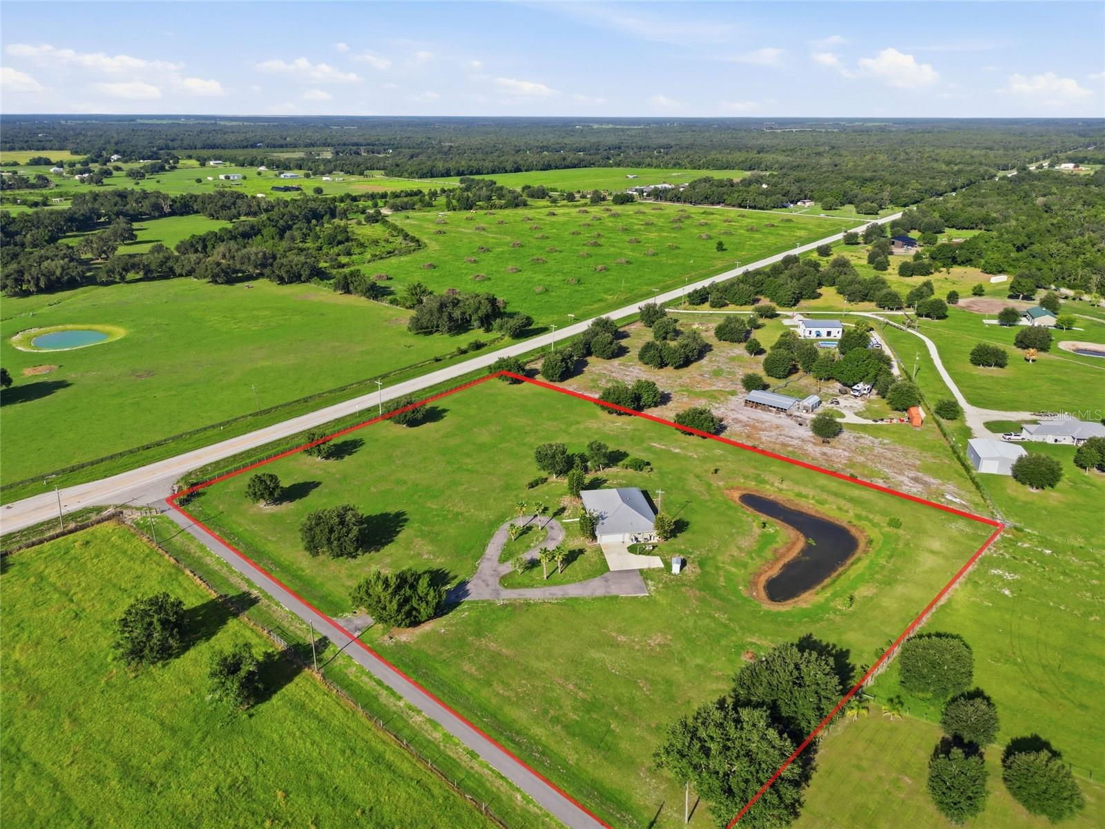 1277 Sw East Creek Trl Property Photo 46