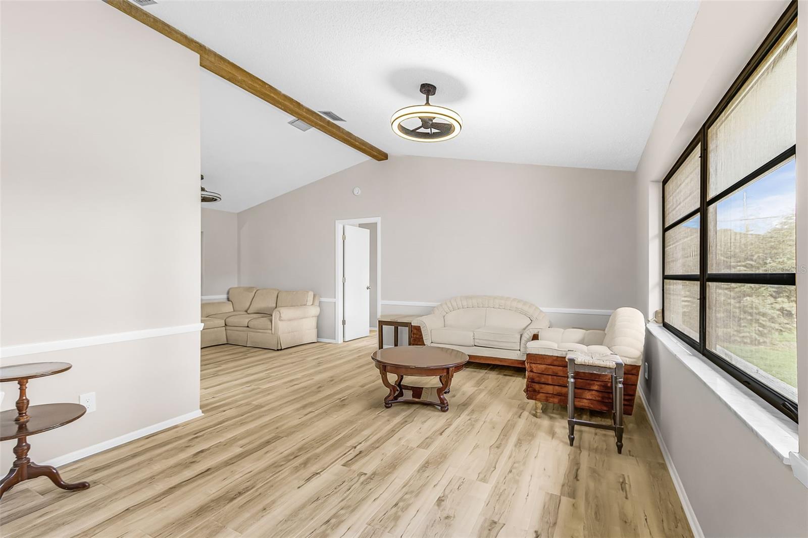 1128 Inverness St Property Photo 5