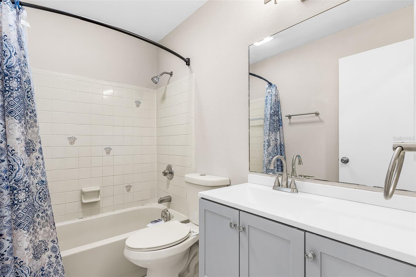 1128 Inverness St Property Photo 14