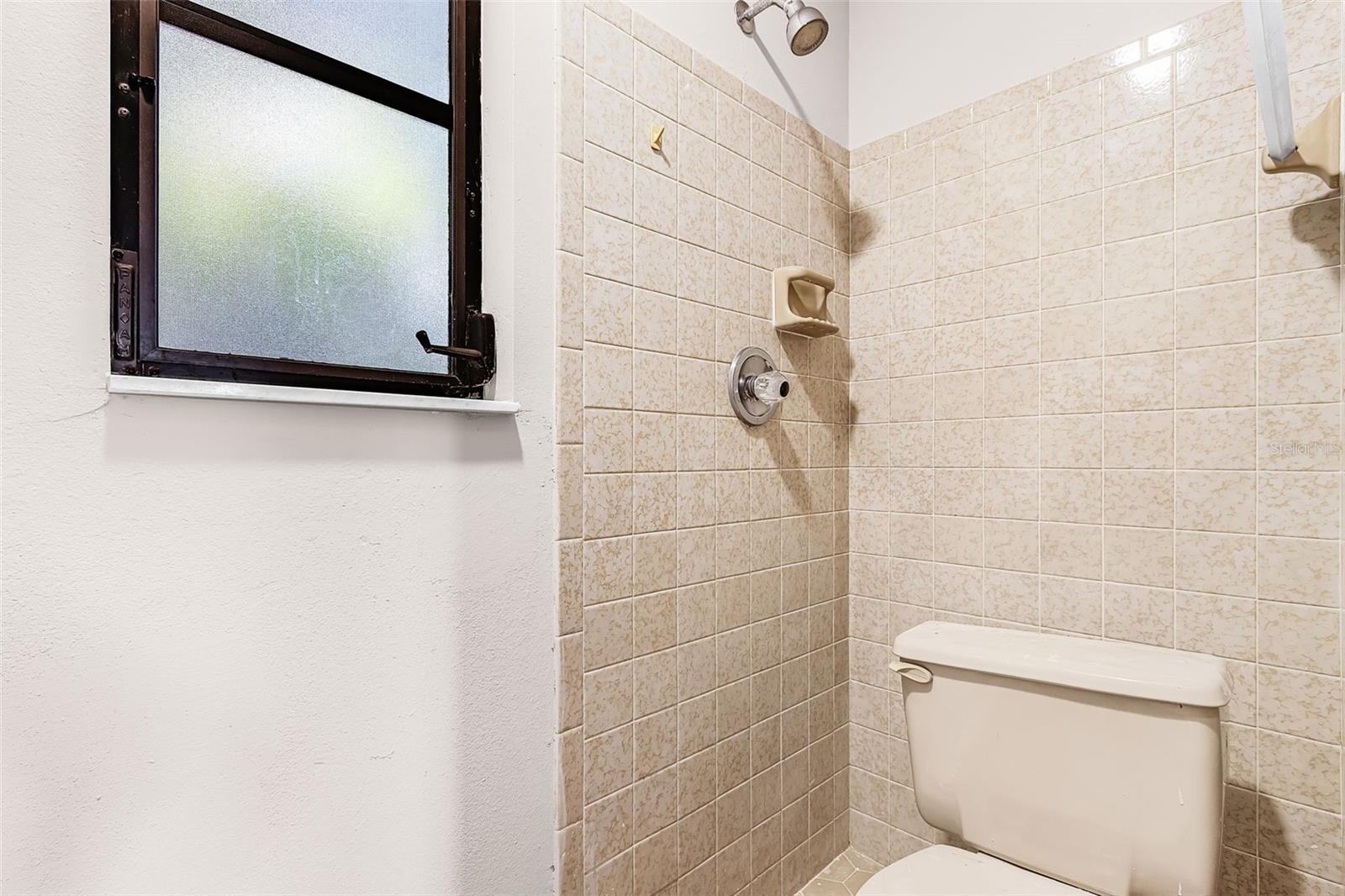1128 Inverness St Property Photo 19