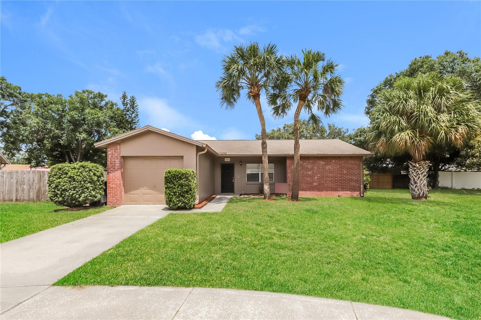 1002 Pinehaven Ct Property Photo 1