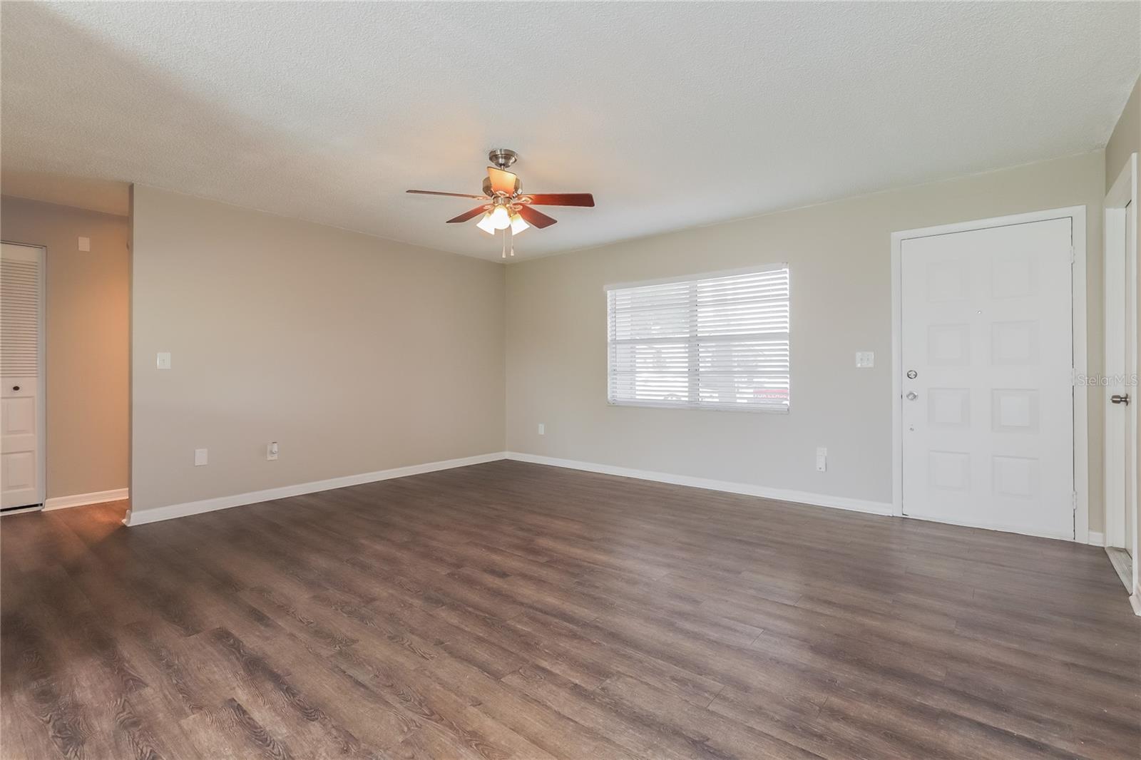 1002 Pinehaven Ct Property Photo 2